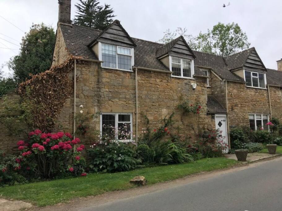 The Farthings Cotswolds Holiday Cottage