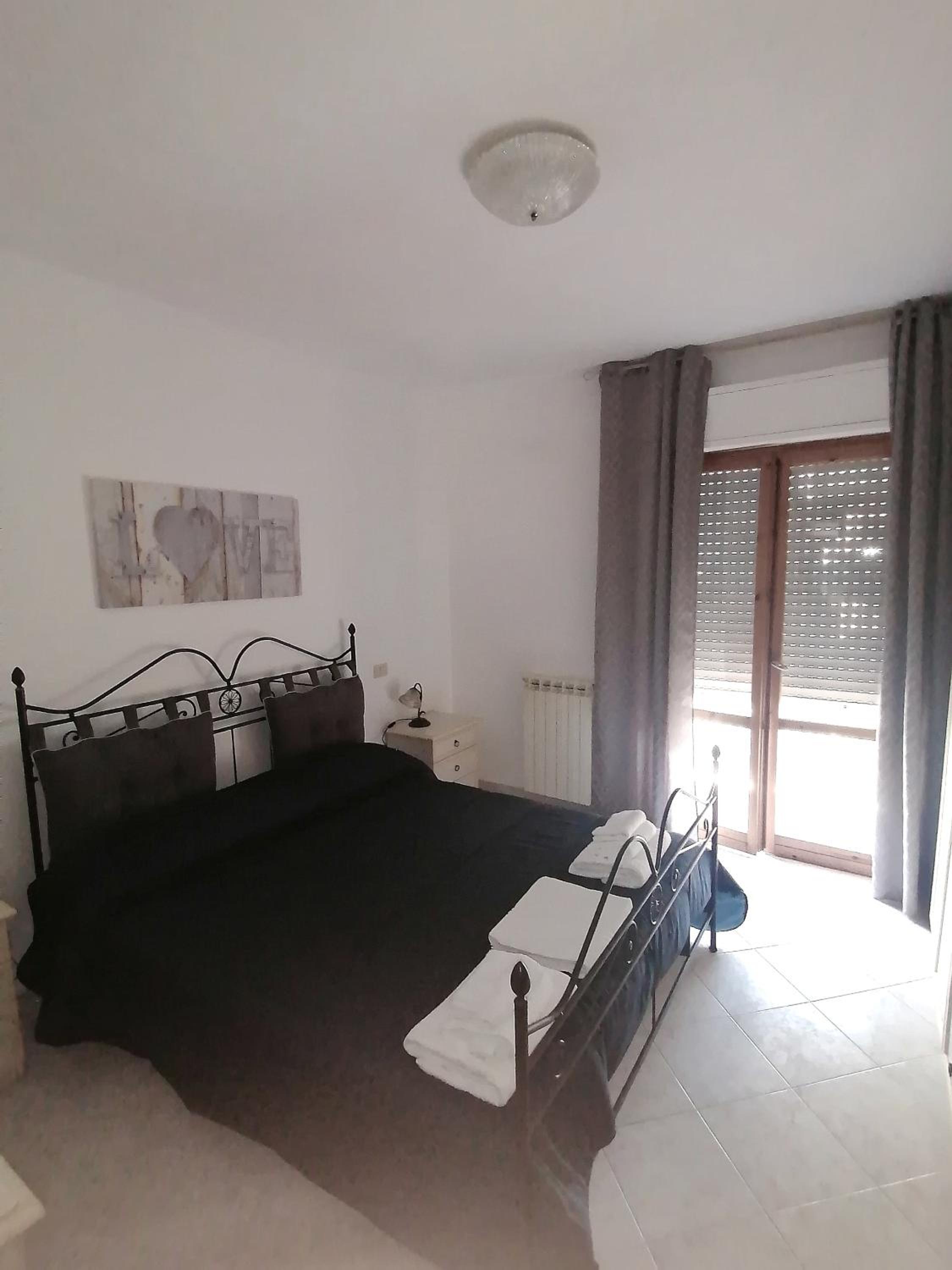 MARINE KISS- Appartamento con PARCHEGGIO PRIVATO GRATUITO- Vicino Porto Crociere e Stazione view 4