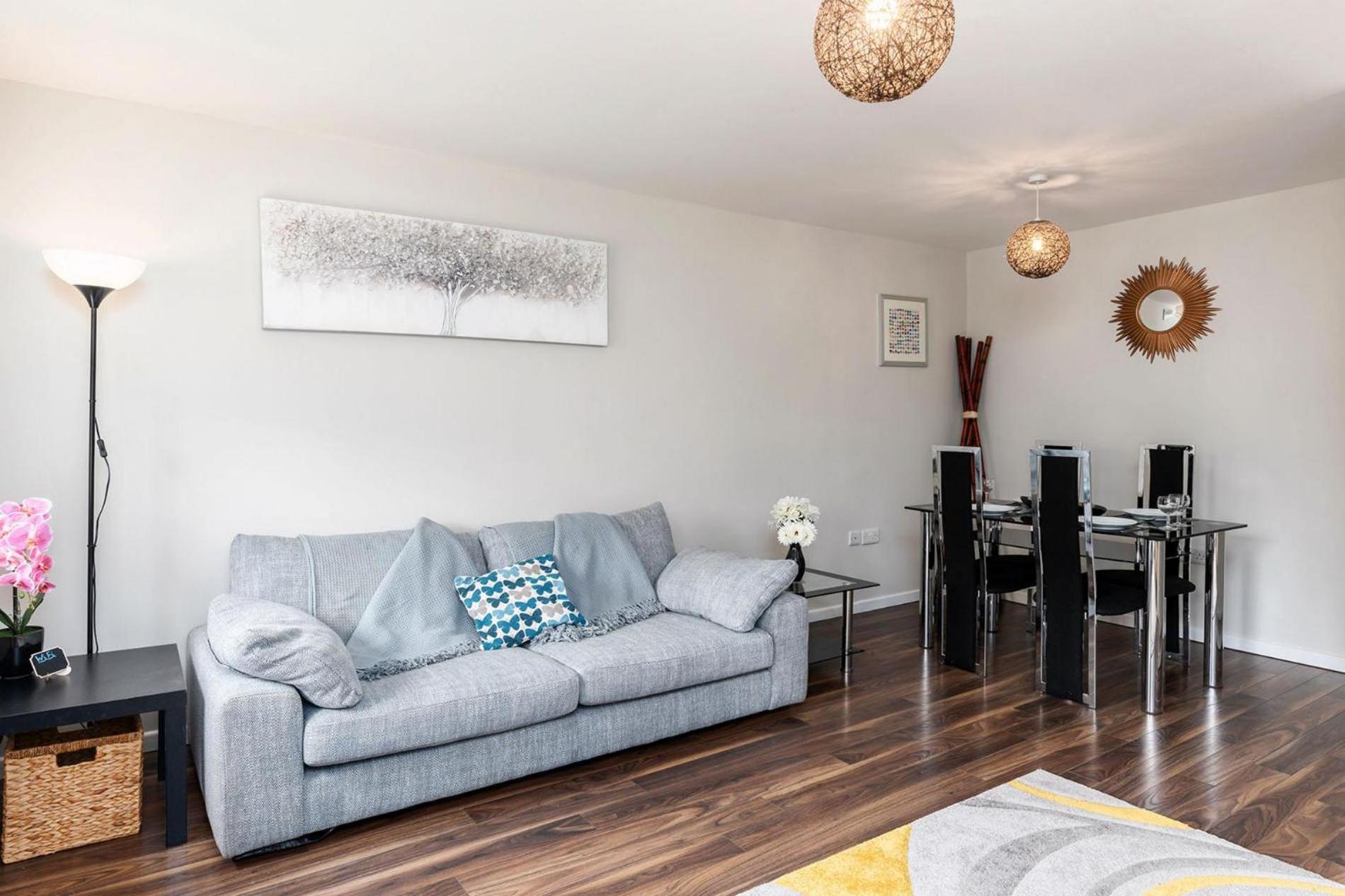 Stunning 3 Bedroom Home Hillsborough Sheffield view 4