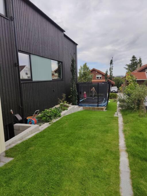 Modern and comfortable apartment in attractive neighborhood