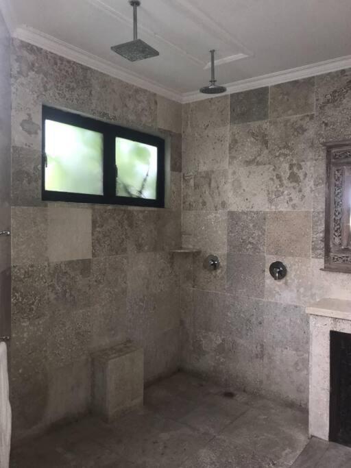 Spacious Private Pool Apartment-Beachside Resort