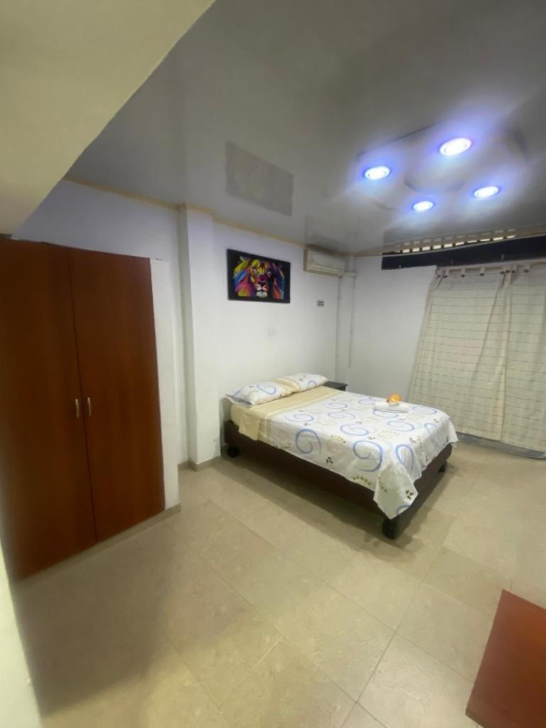 Confort apartaestudio completo Aire acondicionado Todo independiente view 5