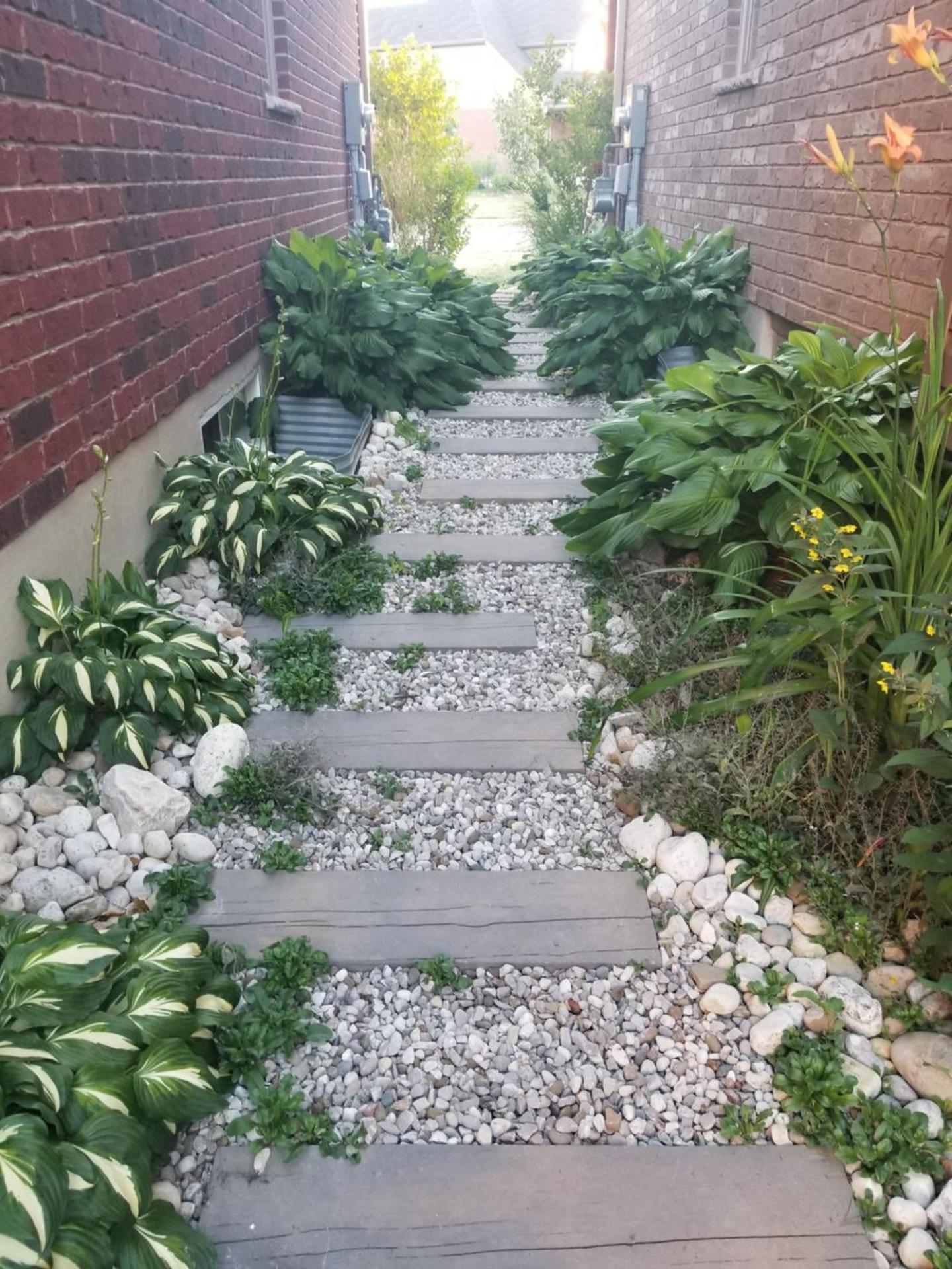 Executive House easy access to Kitchener-Waterloo, Cambridge, Toronto, walk to restaurants