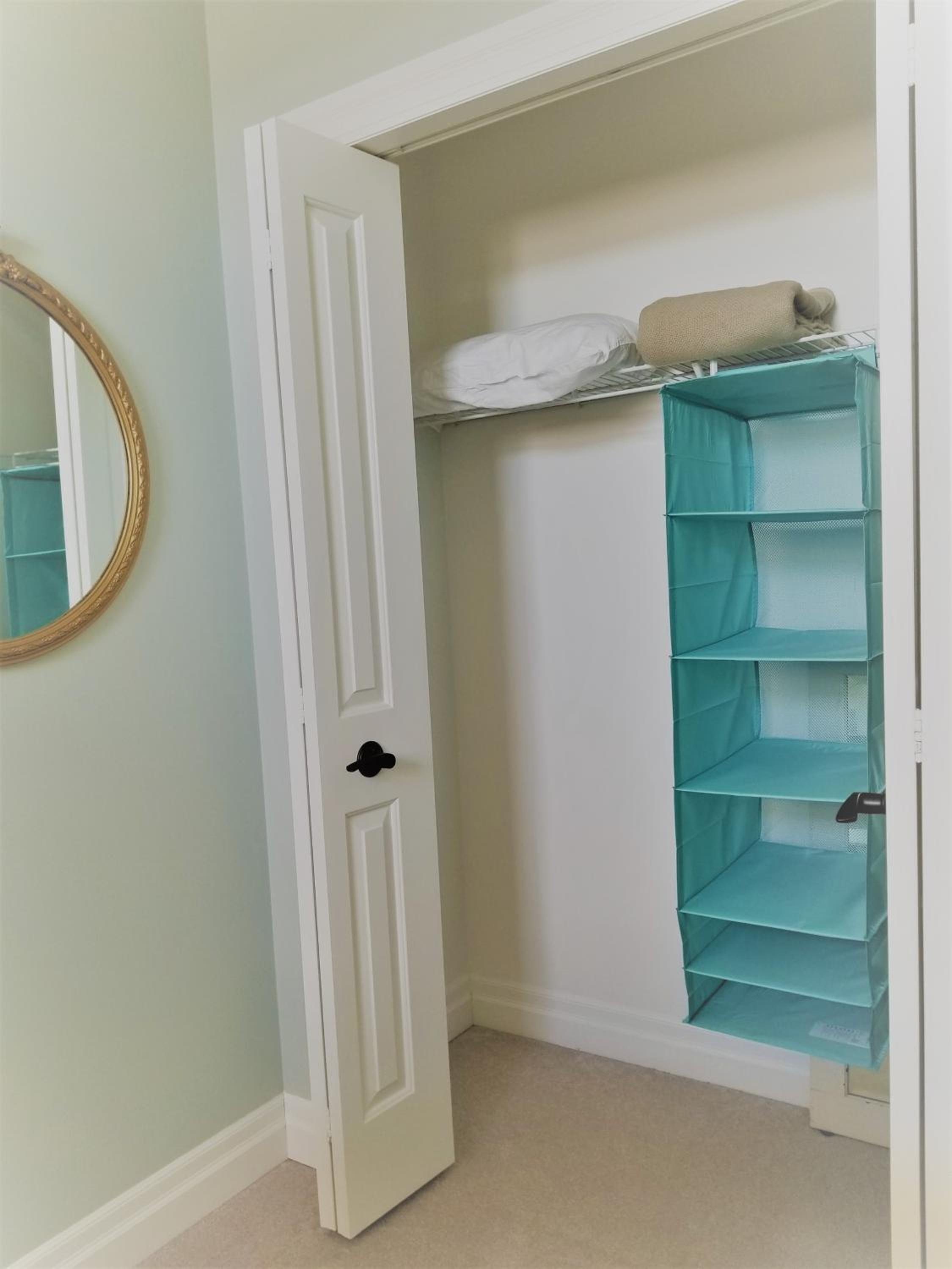 Executive House easy access to Kitchener-Waterloo, Cambridge, Toronto, walk to restaurants