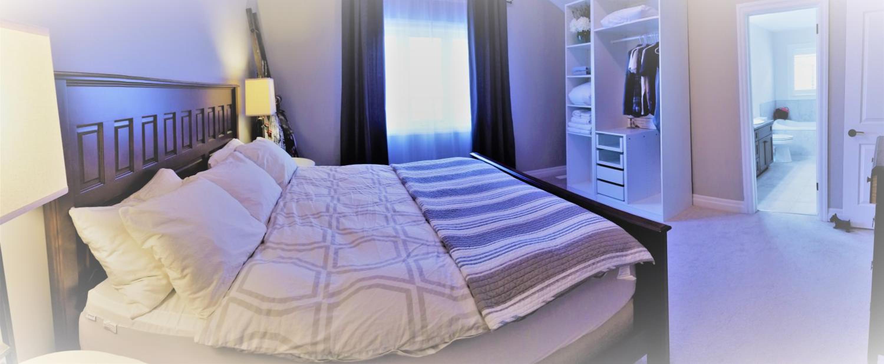 Executive House easy access to Kitchener-Waterloo, Cambridge, Toronto, walk to restaurants