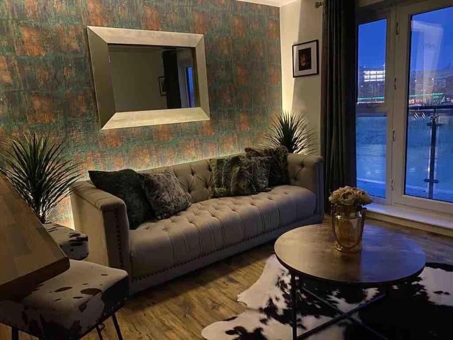 Luxury Riverfront Apartment