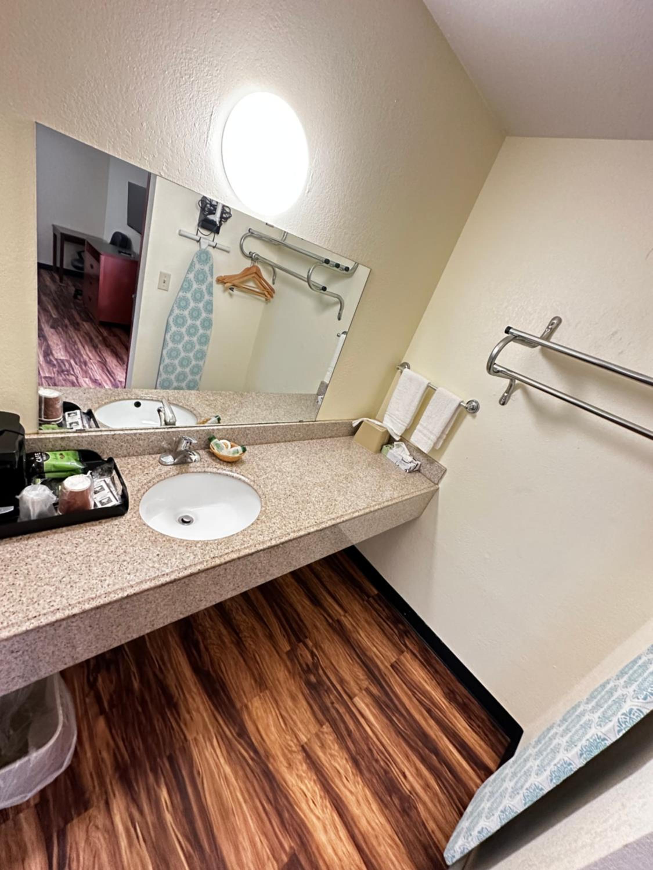 Regency Inn Iola