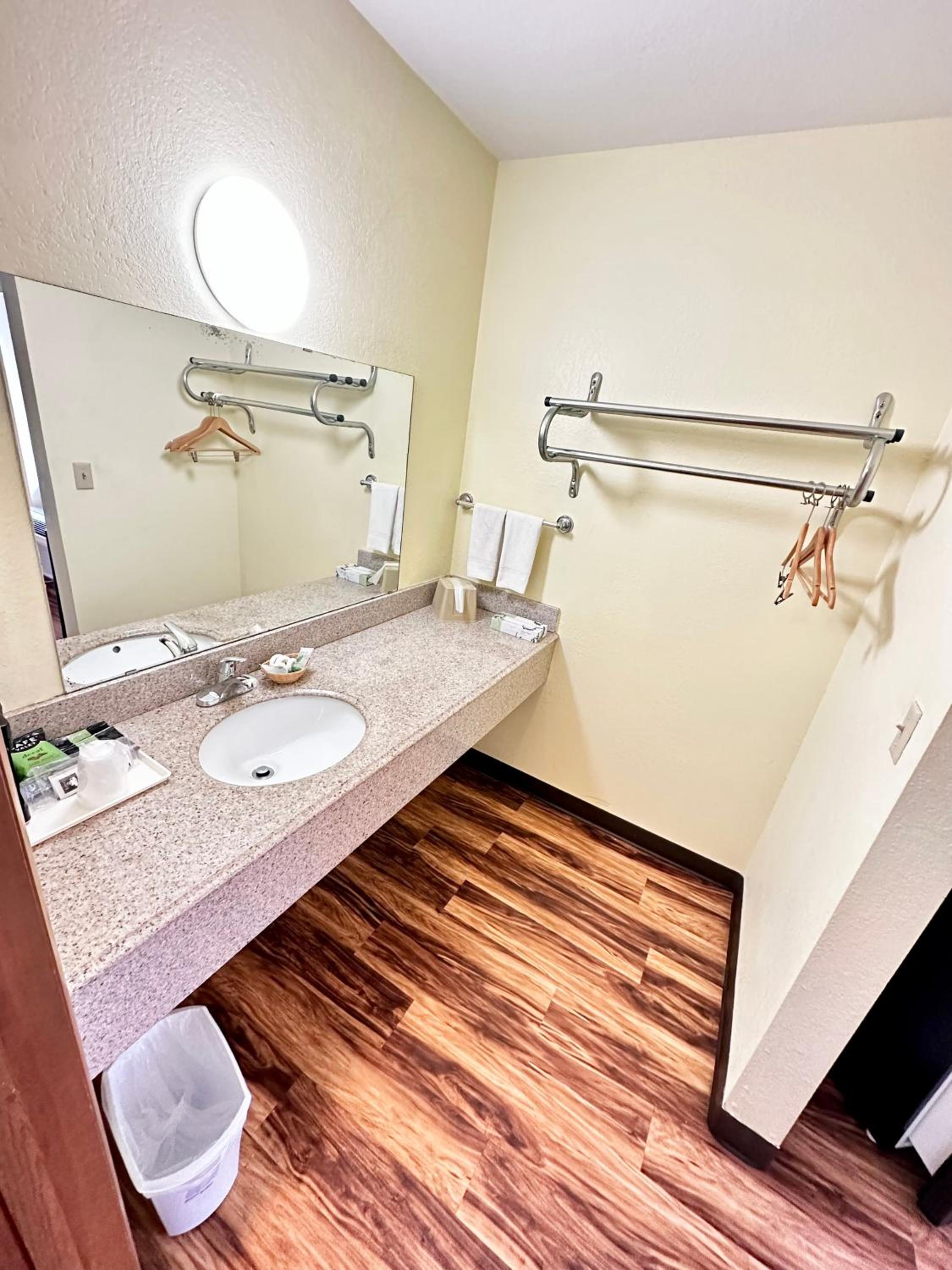 Regency Inn Iola