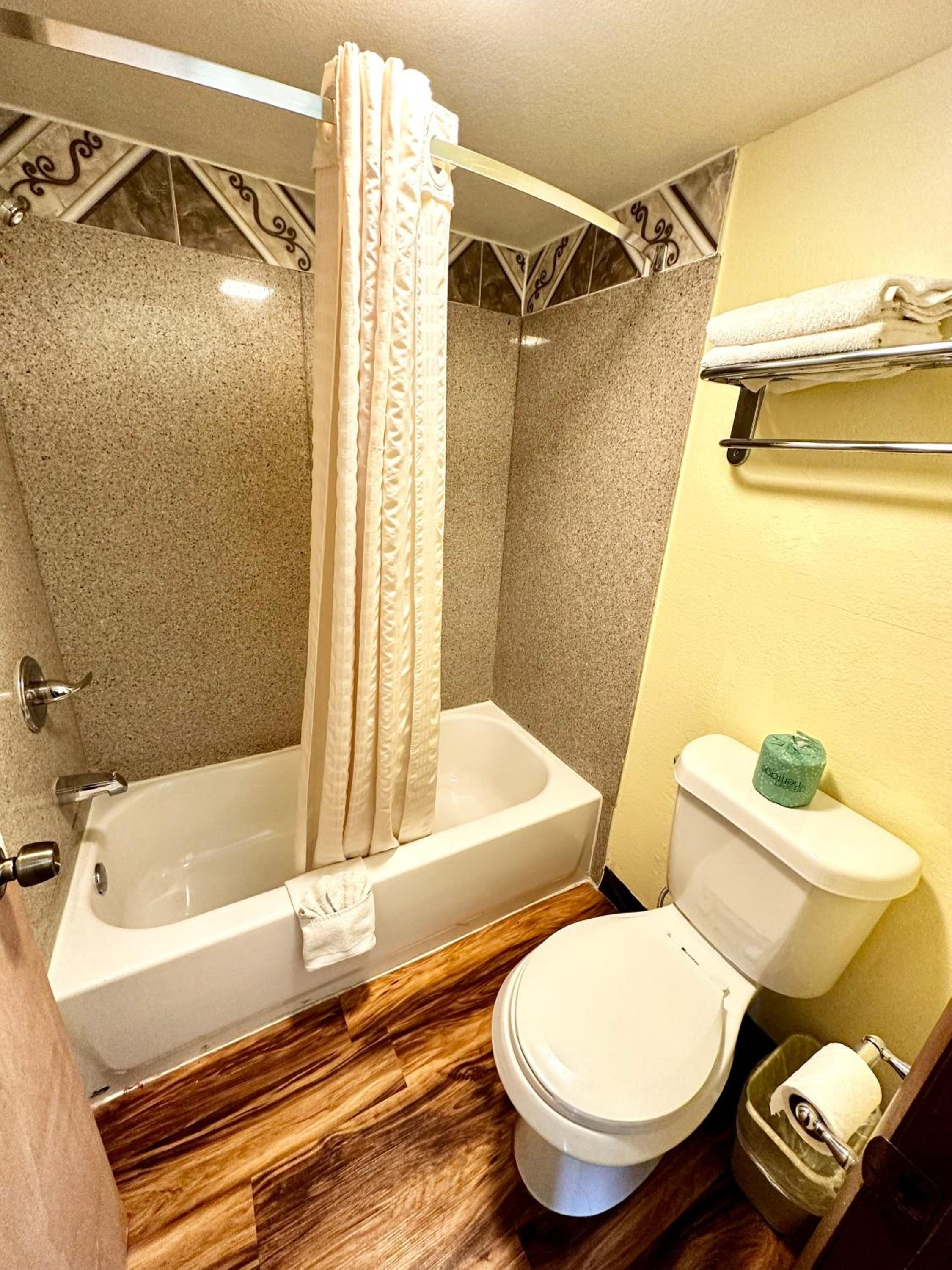 Regency Inn Iola