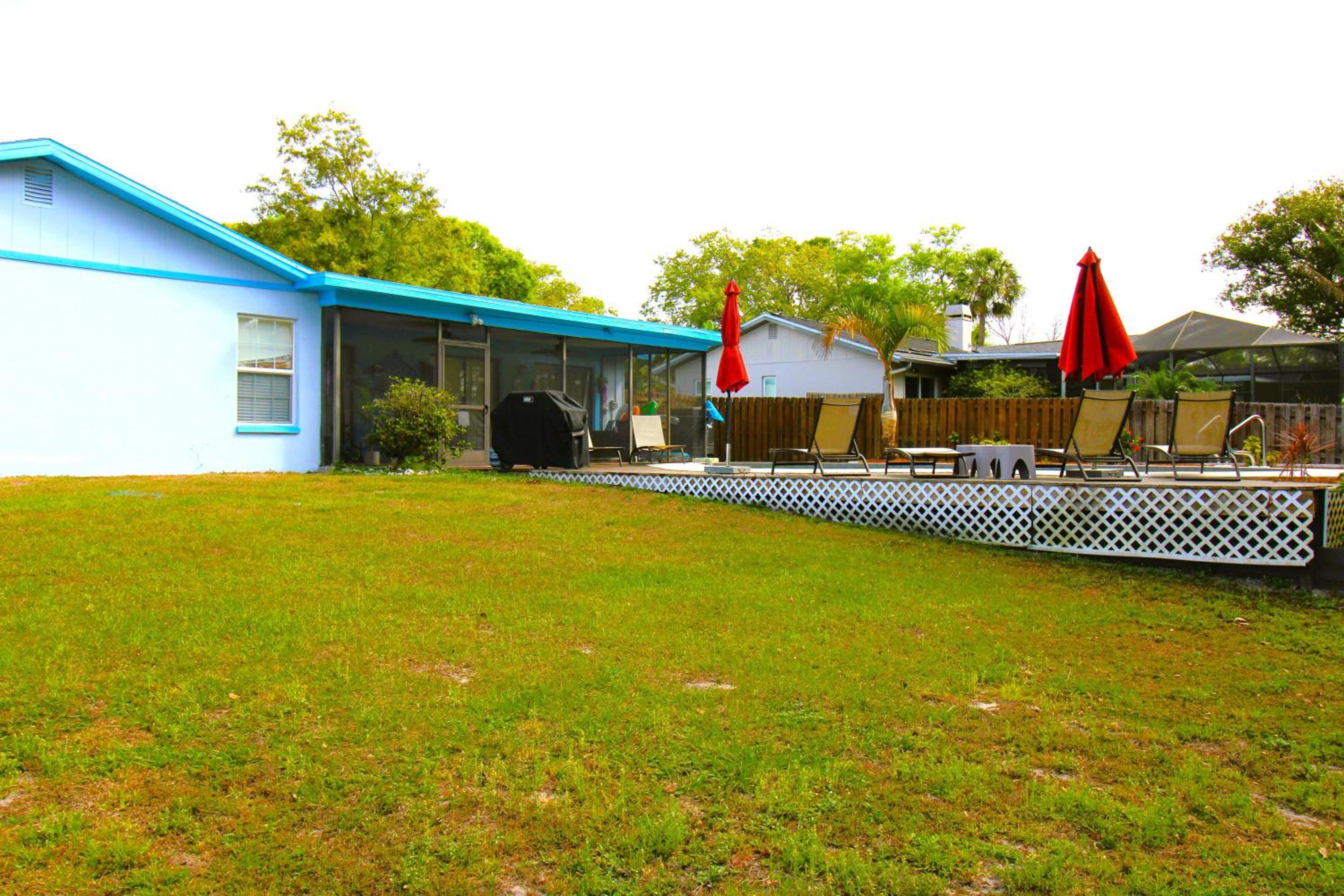Peaceful dog-friendly w private heated pool view 5