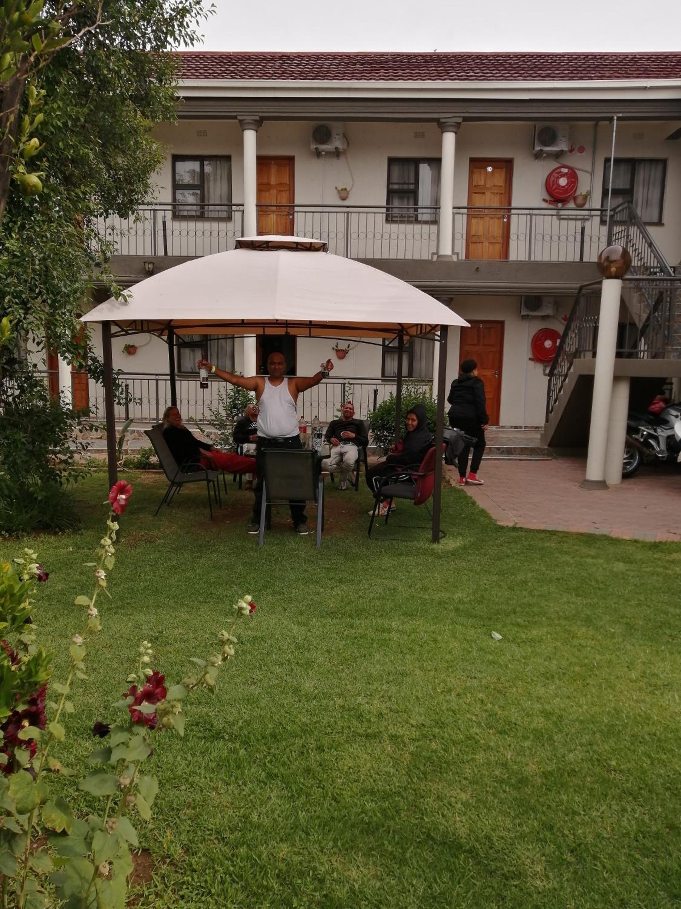 LALA POA GUEST HOUSE view 4