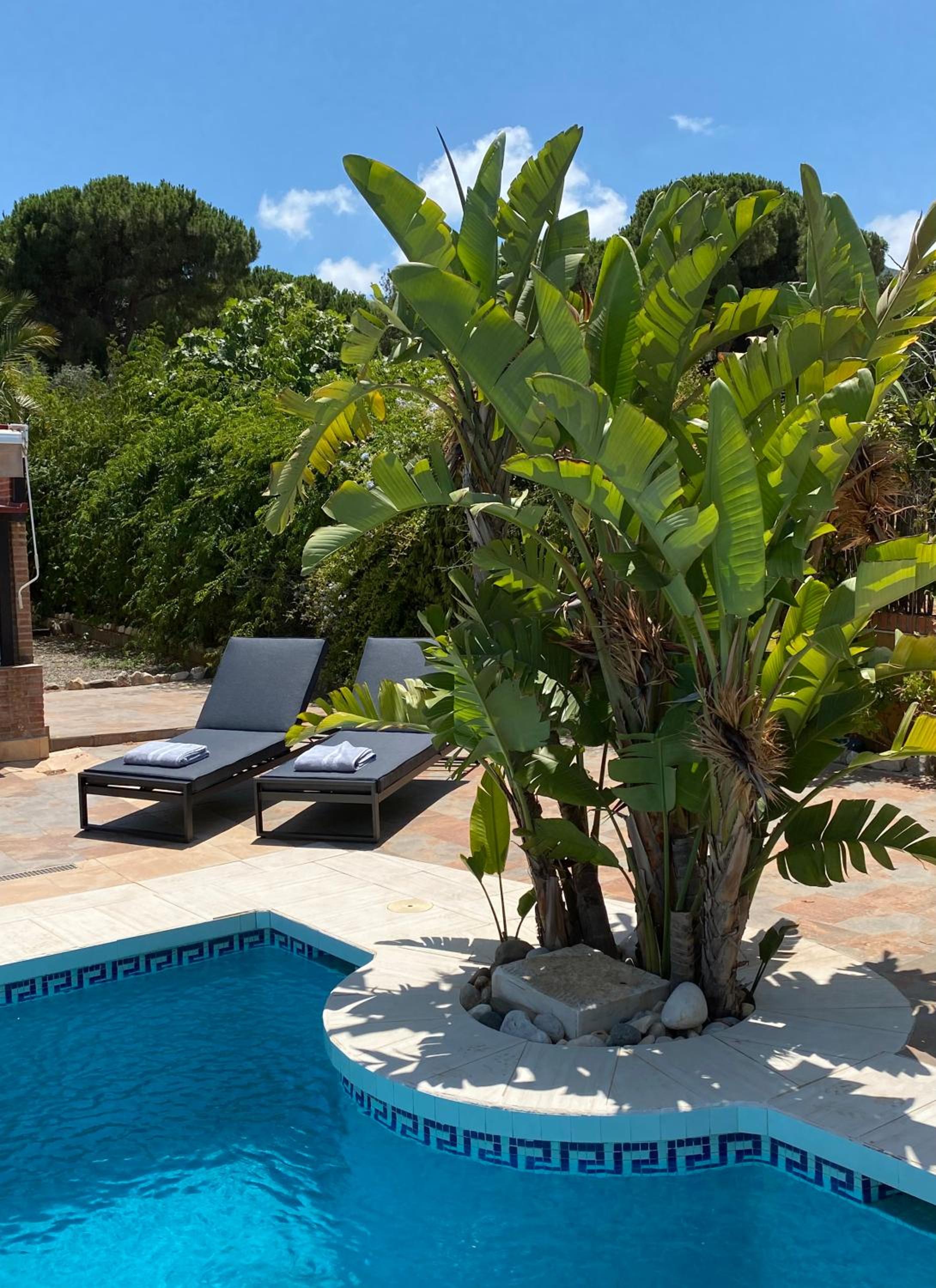 Detached holiday house, 2 bedrooms, private garden, pool