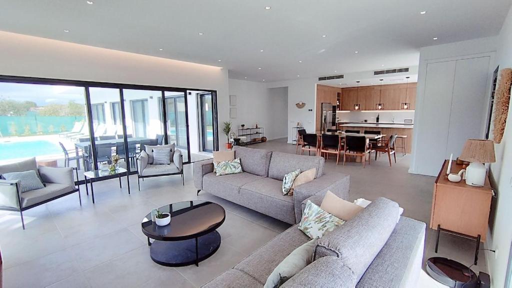 Valverde 3 Villa, Vilamoura, Algarve, only 5 minutes from Marina, Golf and Beach view 2