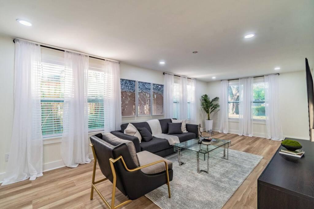 Hotel Lake apt 5 minutes to downtown, pet friendly - Image 1