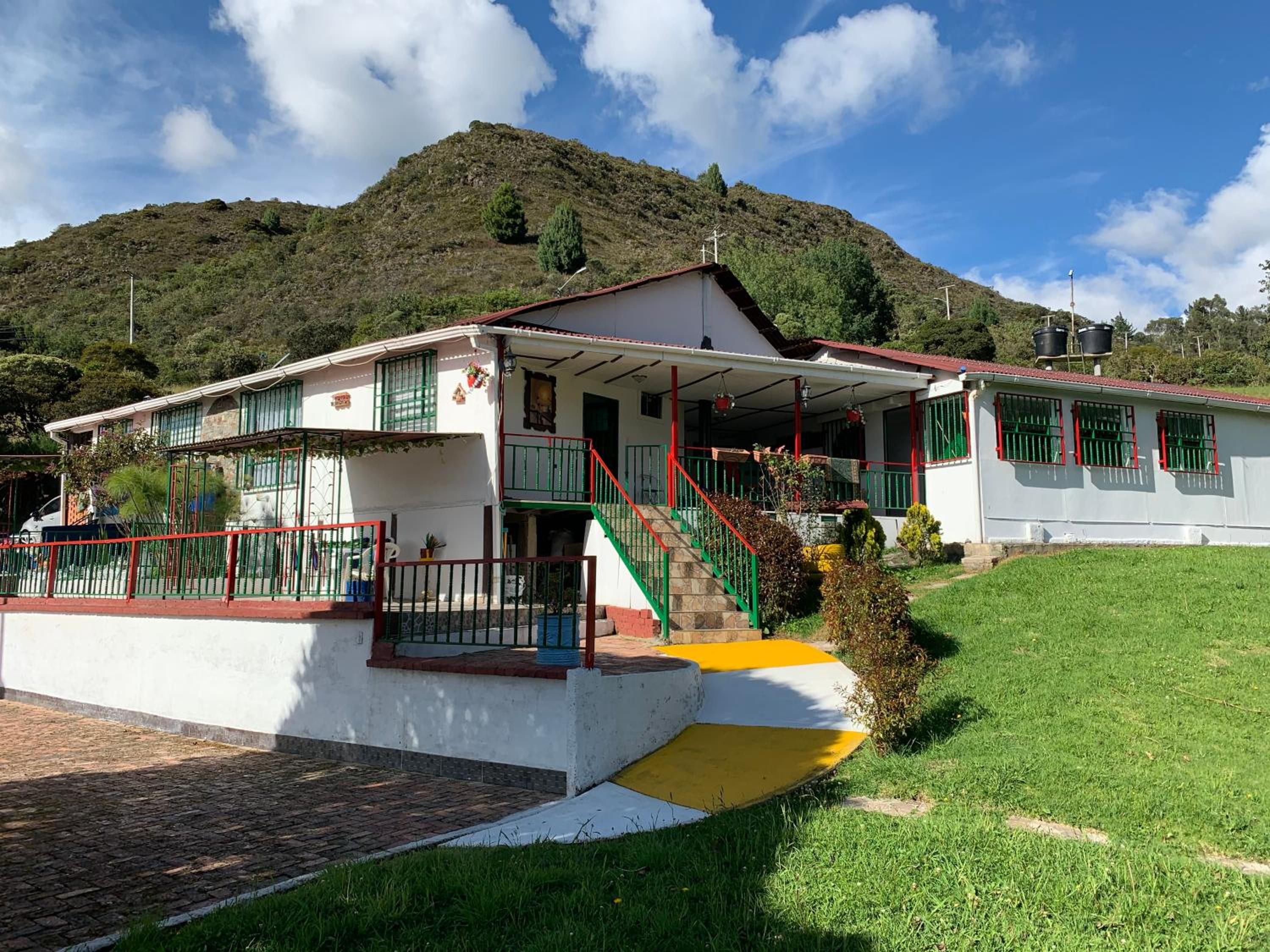 Hotel Cerro Fuerte - Image 1