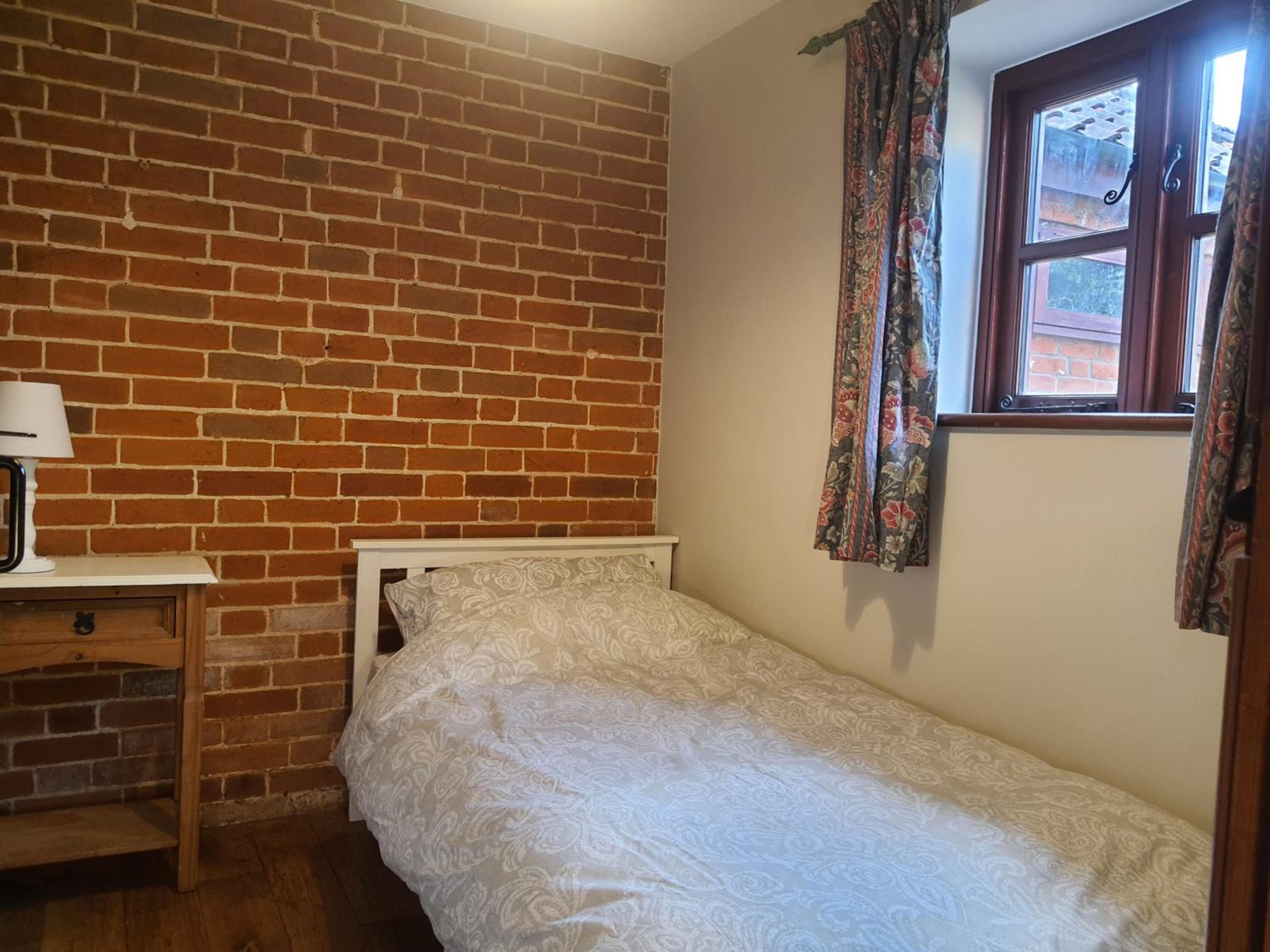 Cosy Barn Conversion 3BR (4 pax), Quiet, Close to Pin Mill view 4