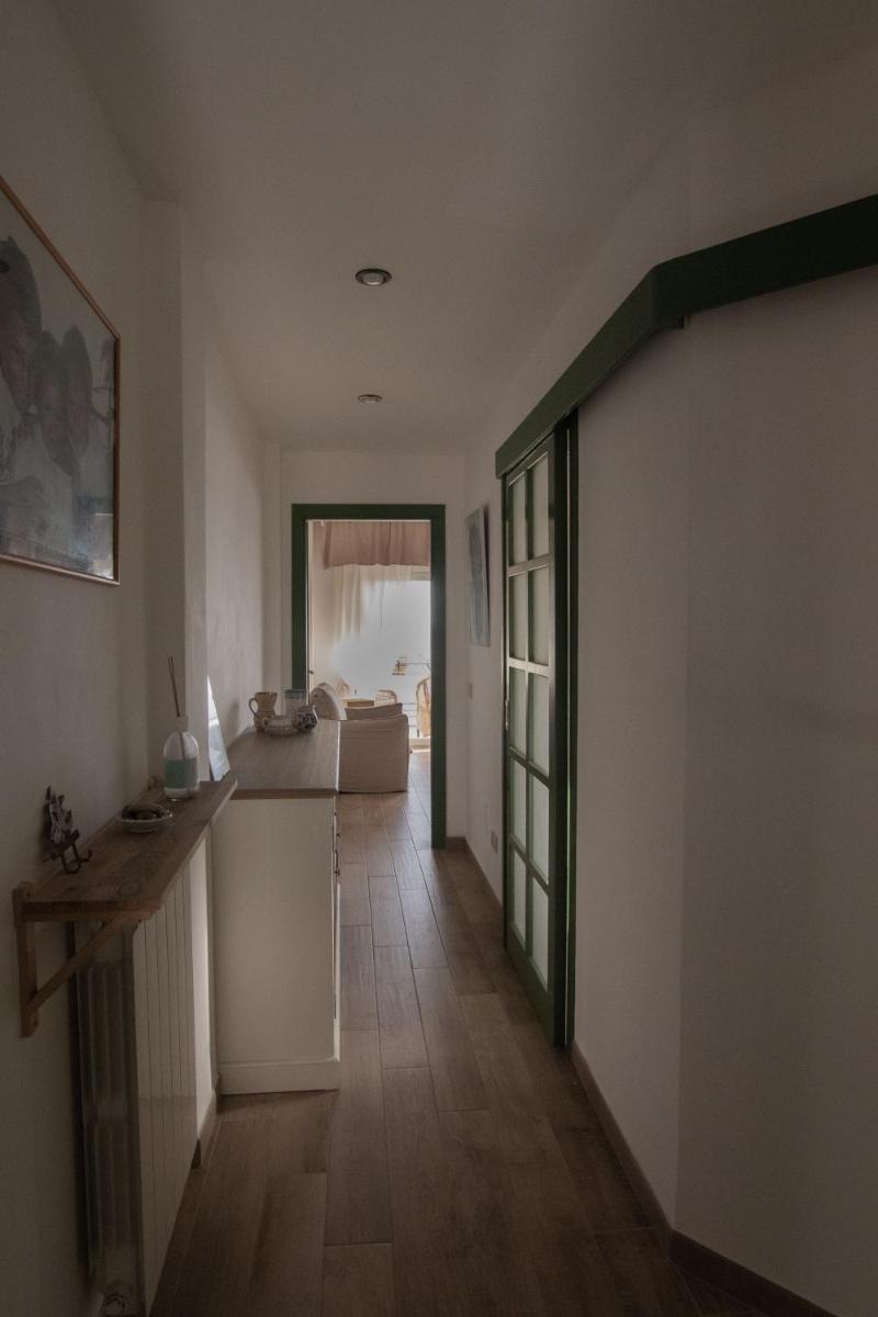 TERRACINA SEA FRONT FANTASTIC APARTMENT WITH ONE CAR PRIVATE OPEN PARKING photo 4