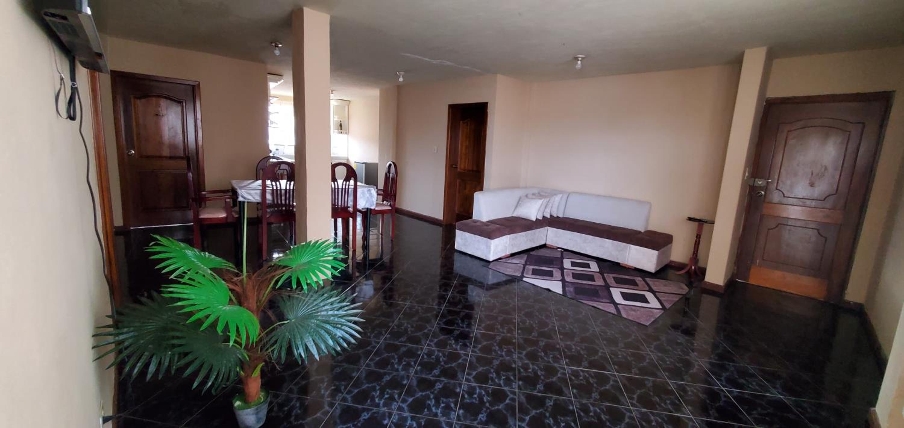 Departamento en Cuenca, 3 Habitaciones y parqueo gratis view 5