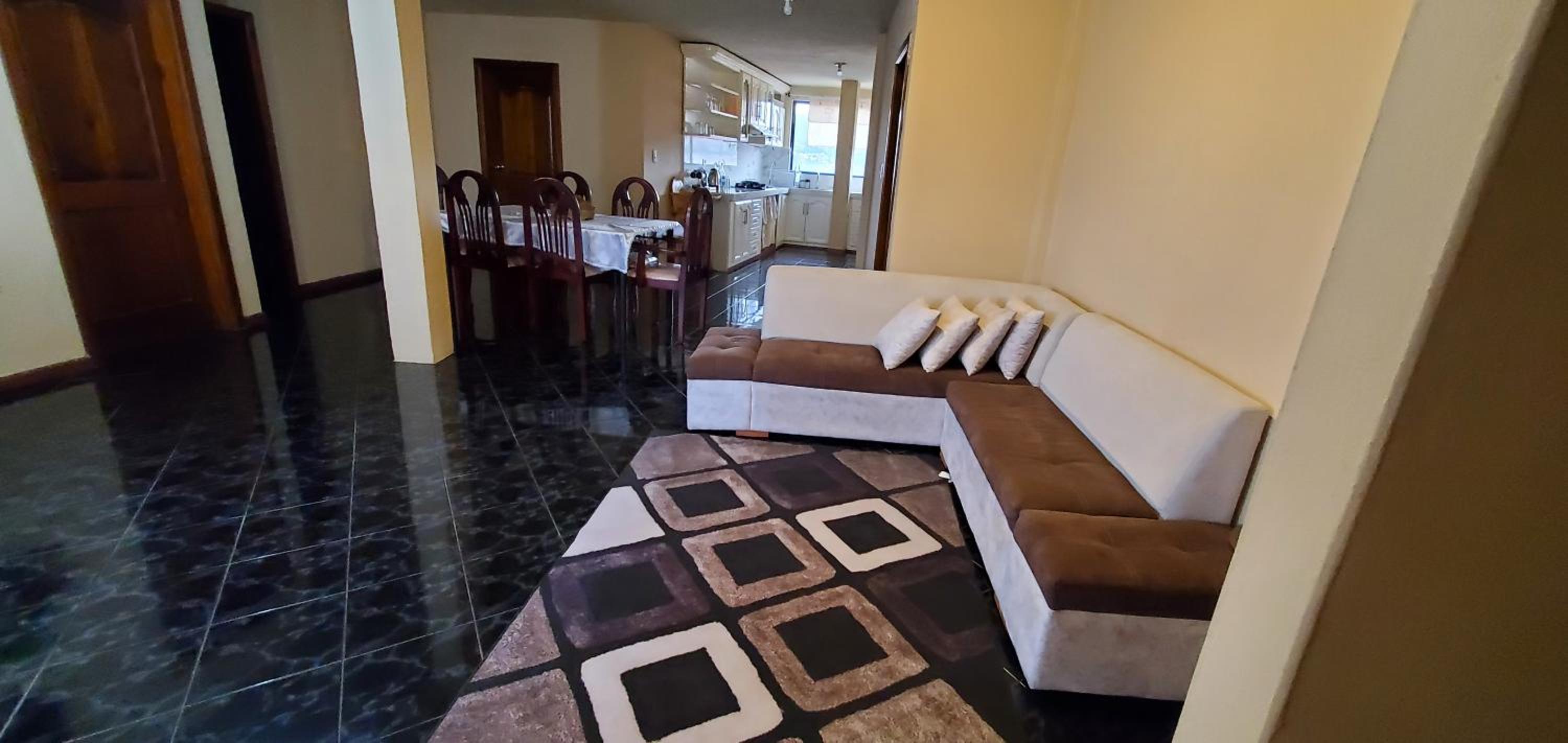 Departamento en Cuenca, 3 Habitaciones y parqueo gratis view 4