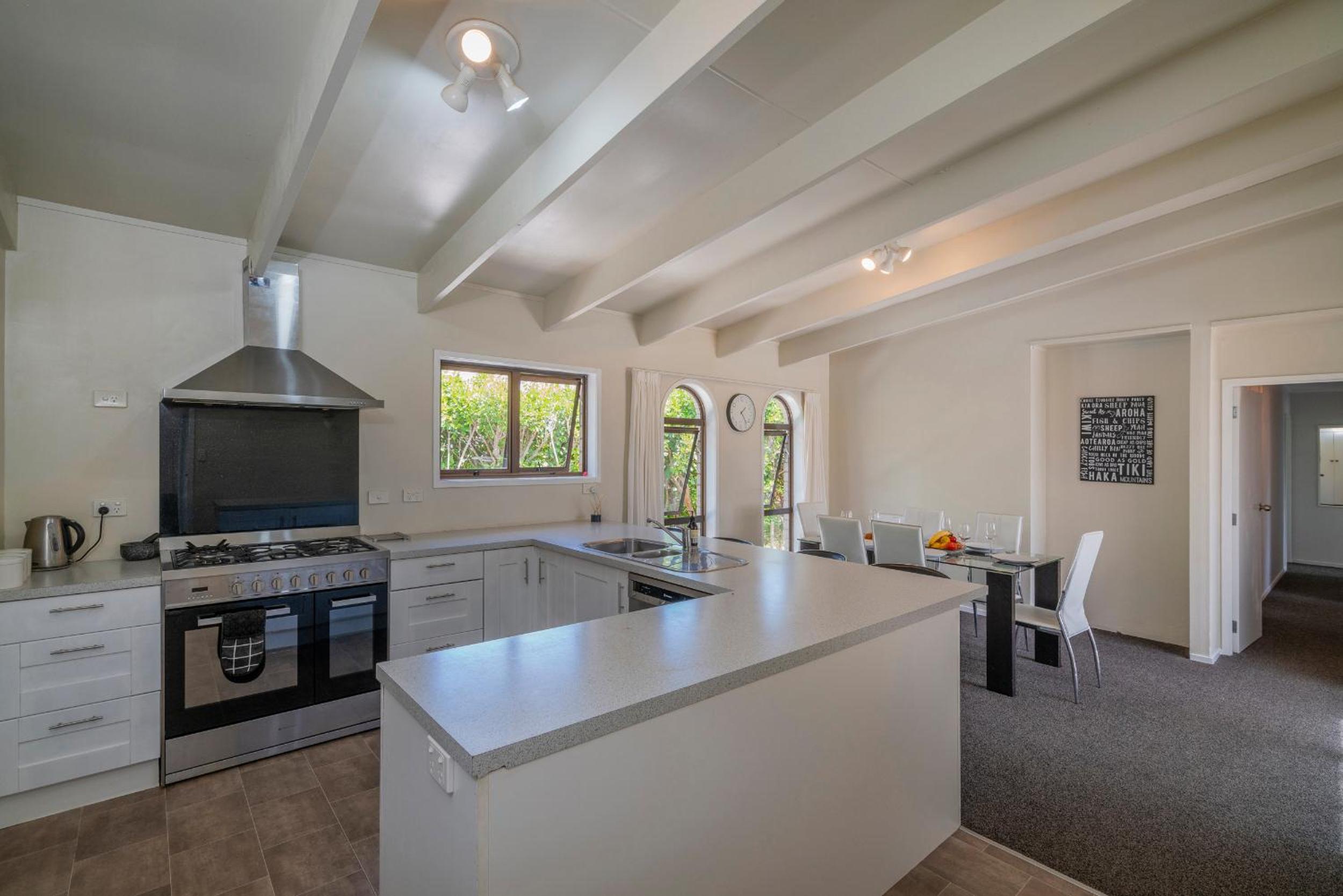 Hosts on the Coast Central Hideaway view 4