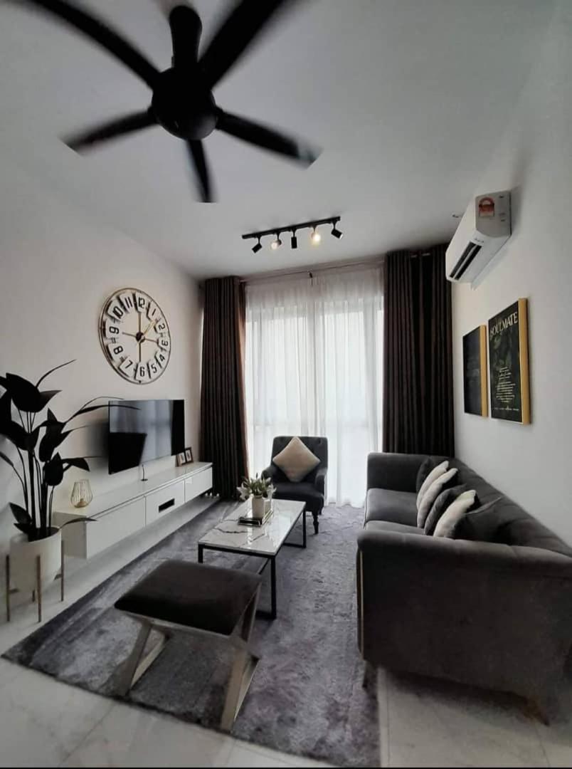 Izz'man Homestay Level 33 Troika Kota Bharu view 3