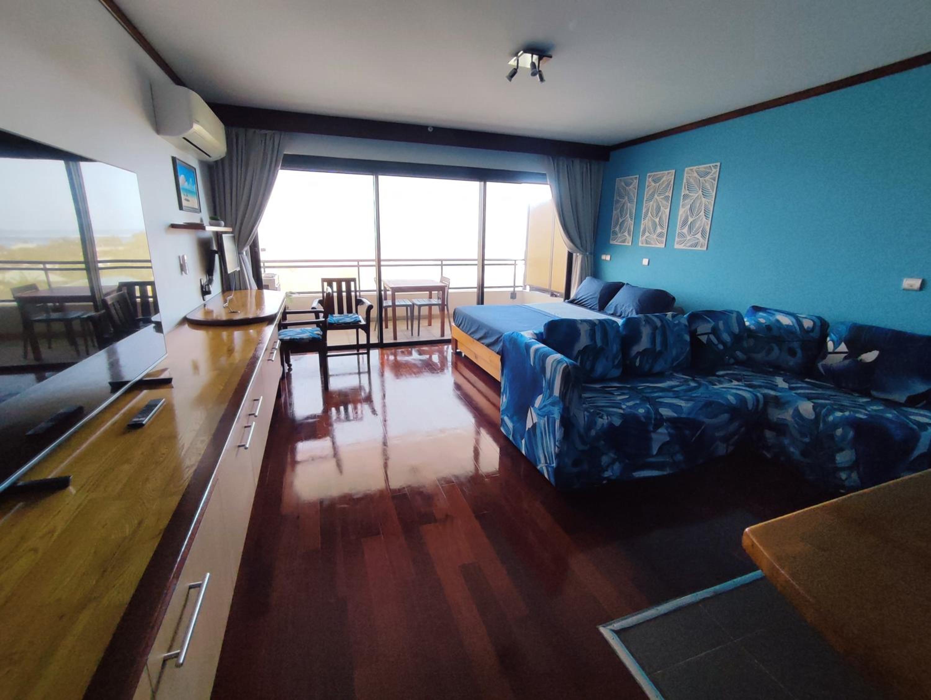Blue Moana Studio Papeete - Sea View, AC, Fast Wifi, Pool, Gym view 5