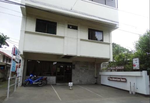 RedDoorz at Duchess Sophia's Pension view 5