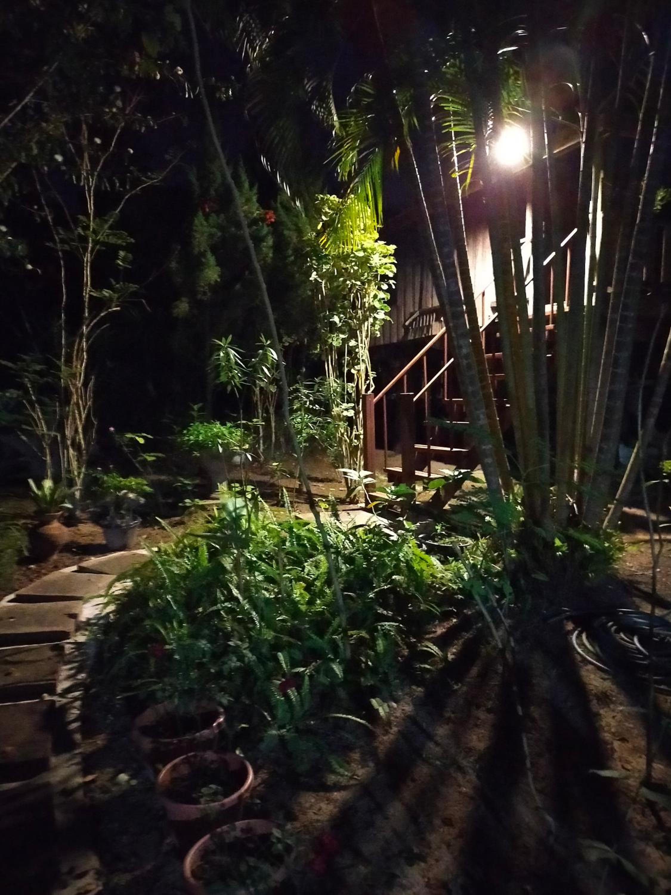 Khoom Kam Kaew