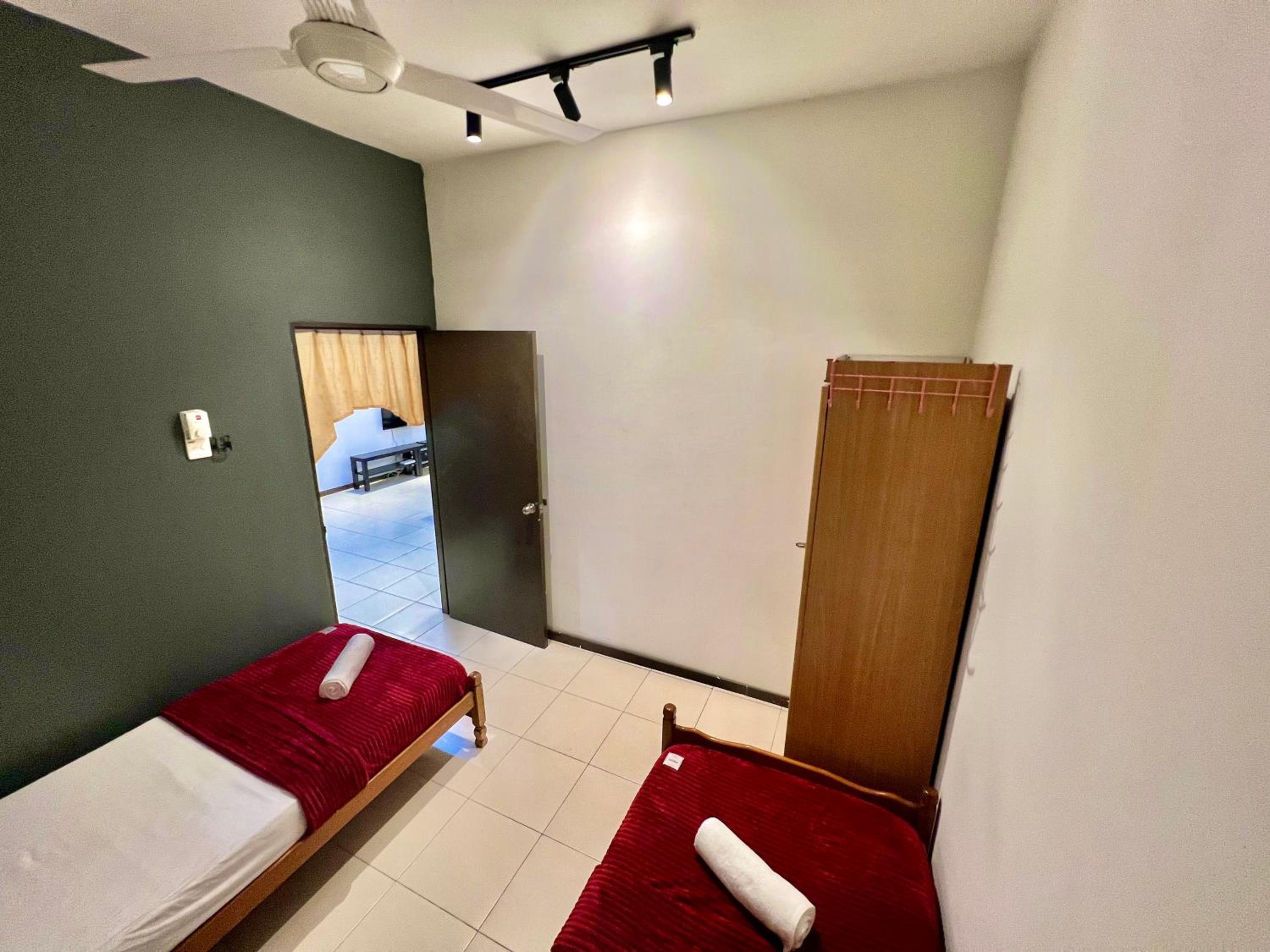 Medina Homestay Chukai Kemaman photo 8