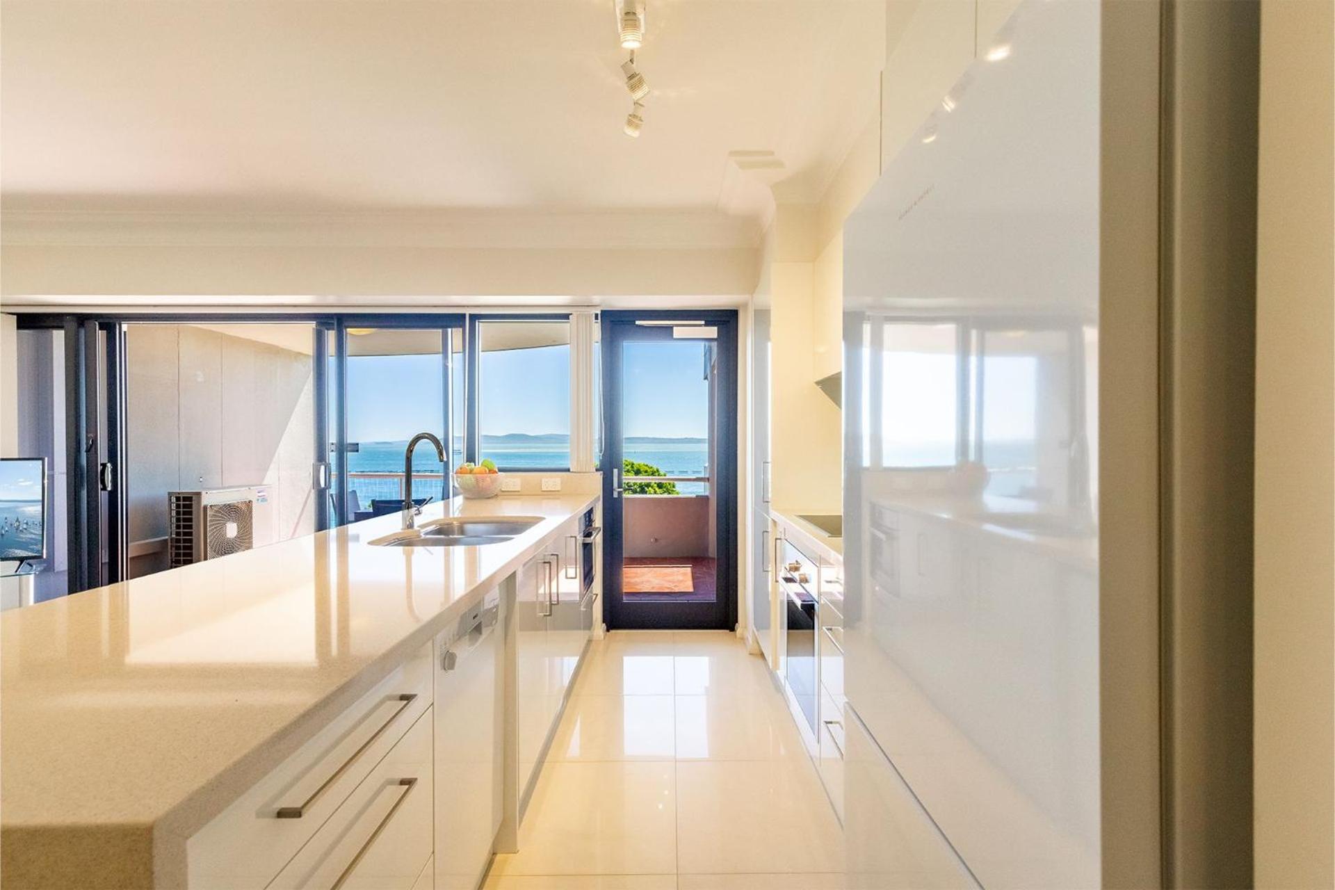 Florentine 14 - 11 Columbia Close Aircon Wifi unsurpassed water views