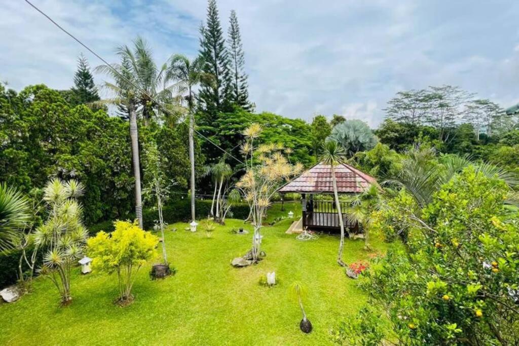 Villa Desa by CozyVilla at Puncak Resort view 5