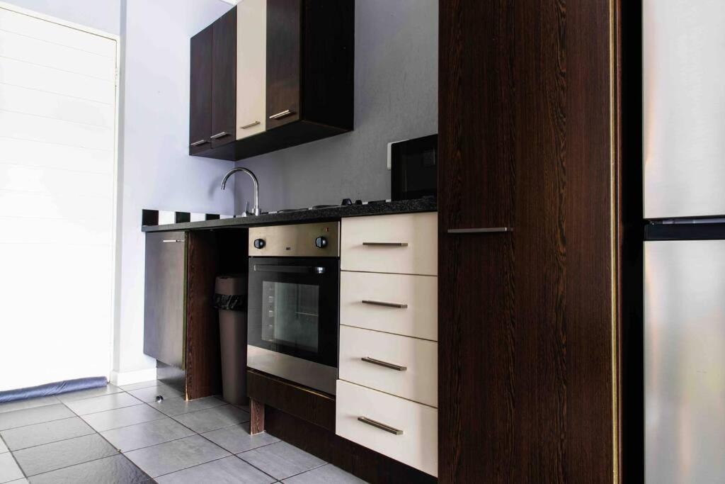 Work from Home!Short & Long stays - Free Parking