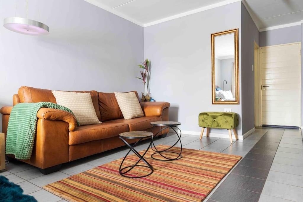 Work from Home!Short & Long stays - Free Parking