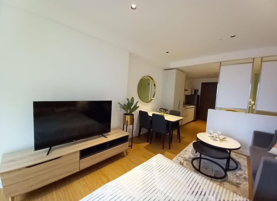 Lovely Studio in Novotel Suites, Metro Manila
