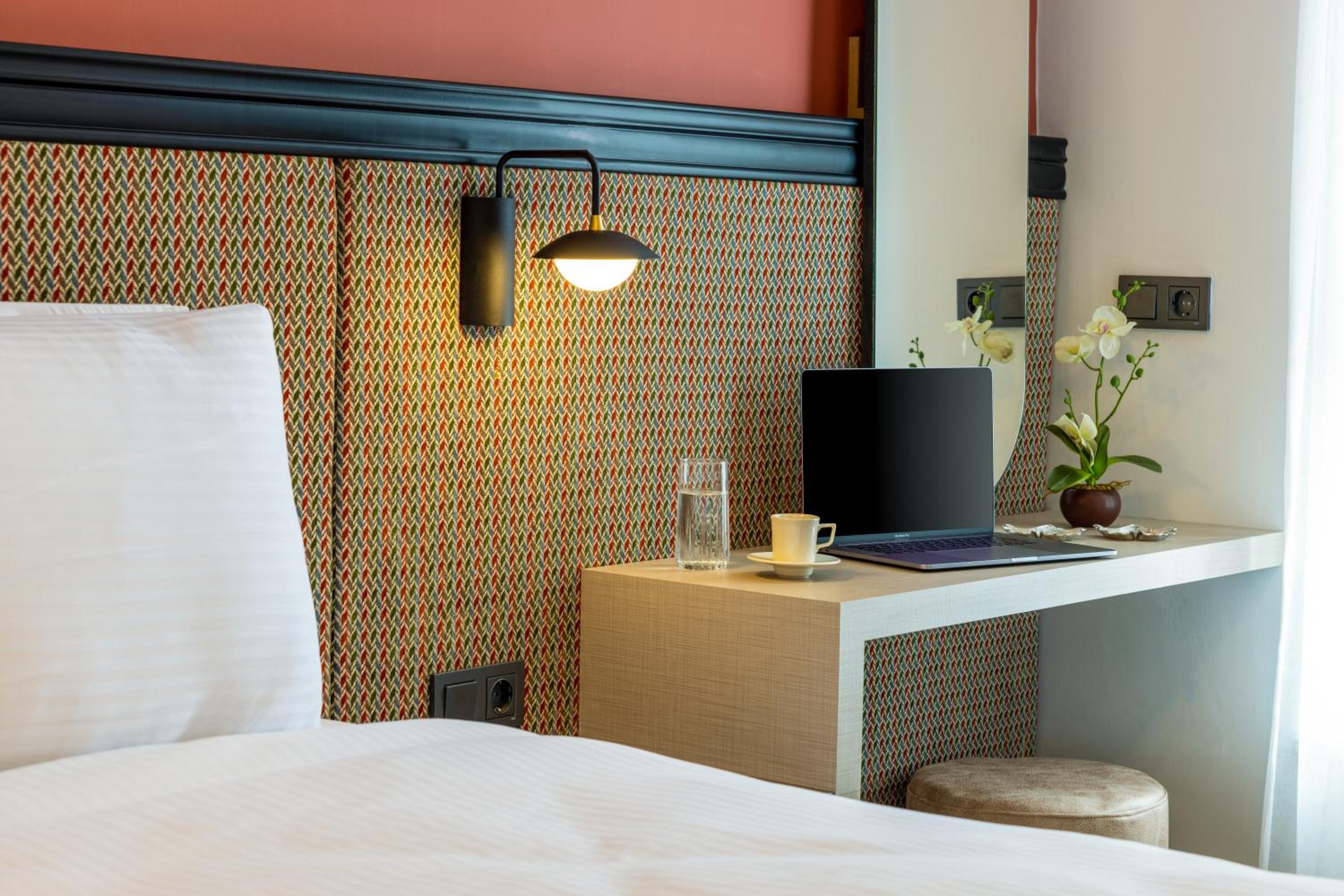 BayMari Suites Şehir Hayatı - Image 11