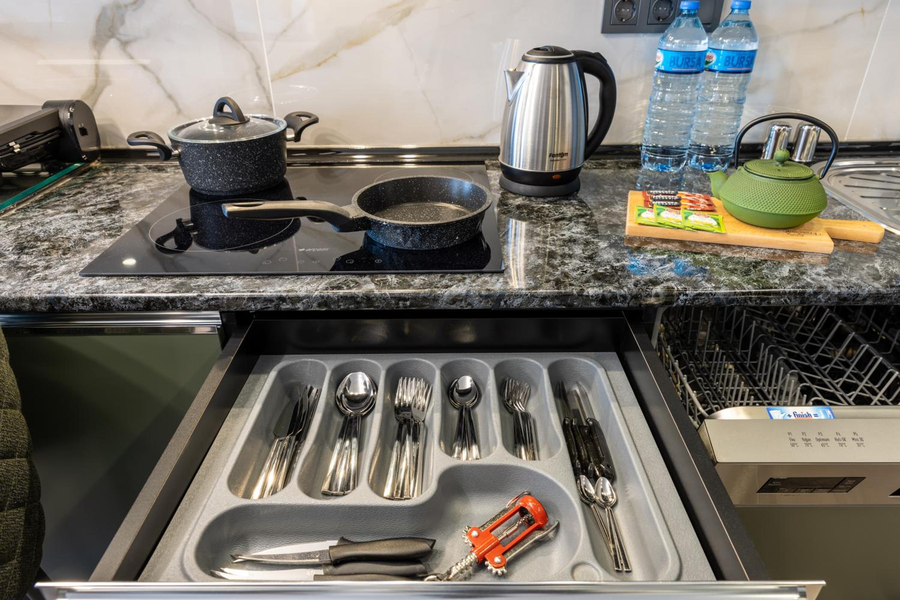 BayMari Suites Şehir Hayatı - Image 24