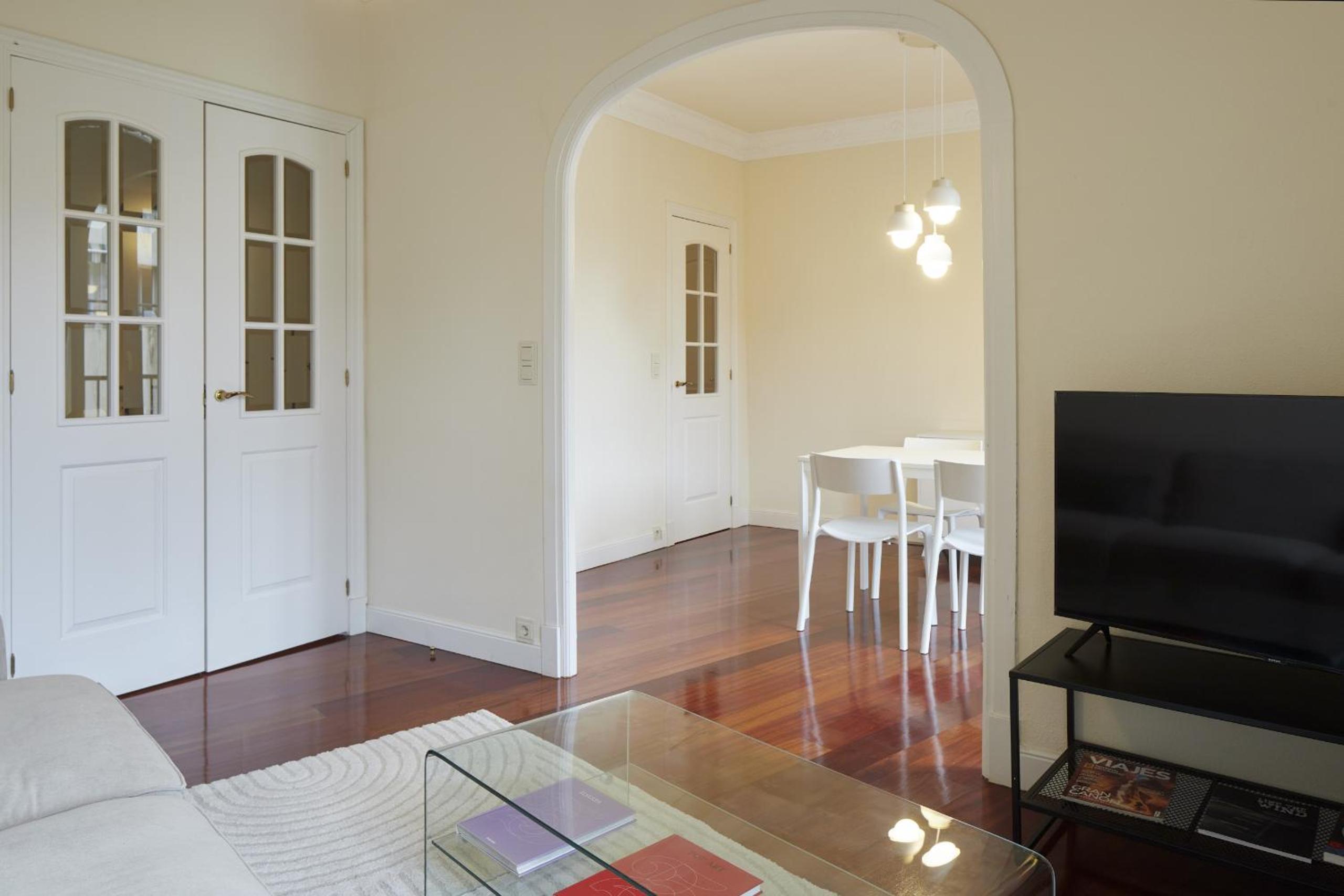 Zinema - Basque Stay view 5