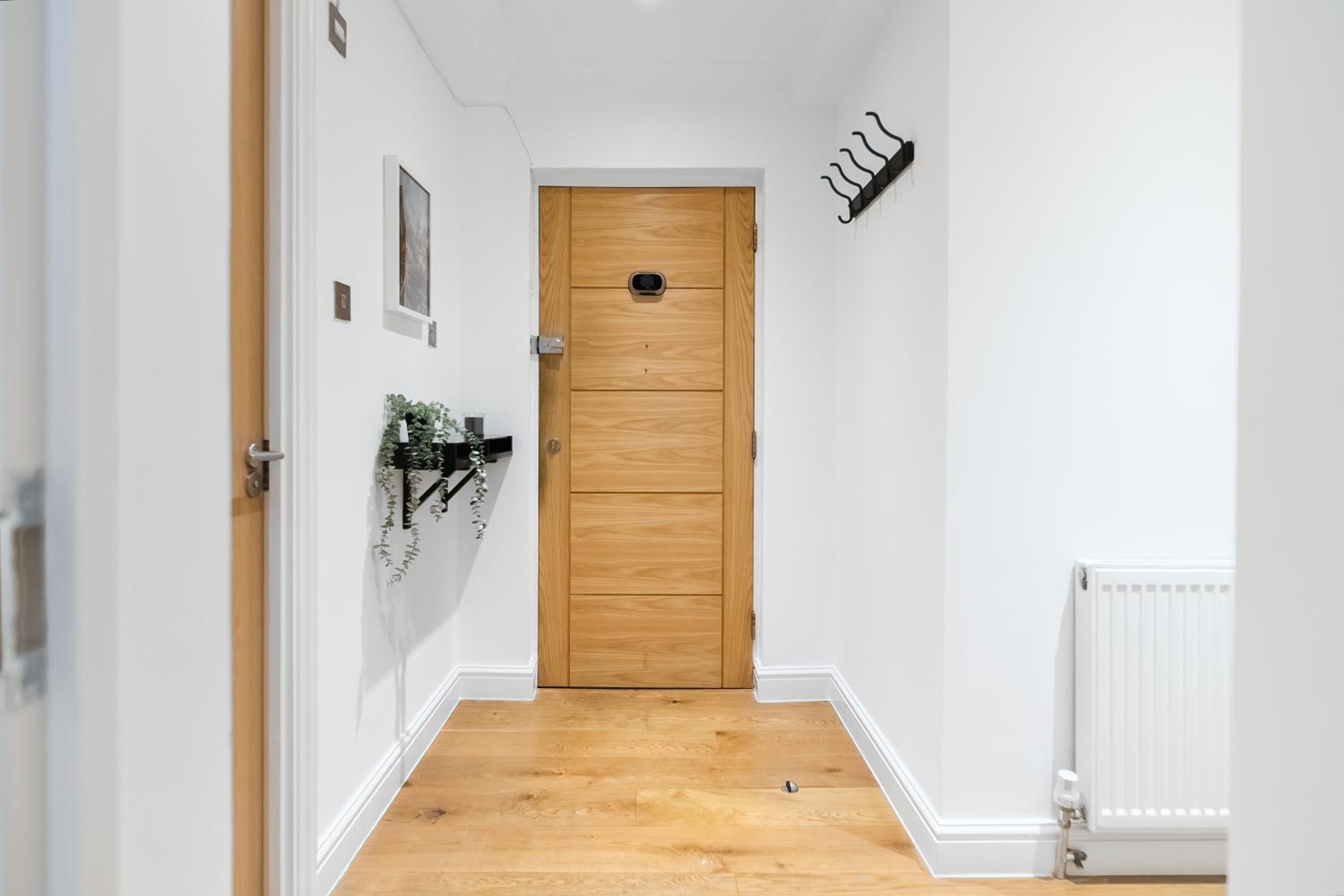 Chic 3 Bed Apartment Near London Bridge with Balcony