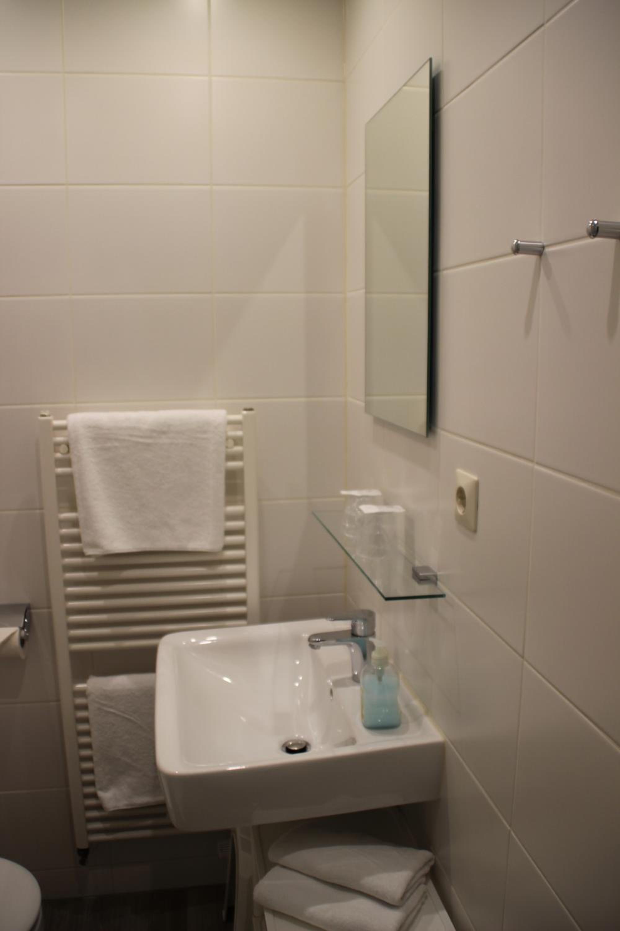 Photo 24
