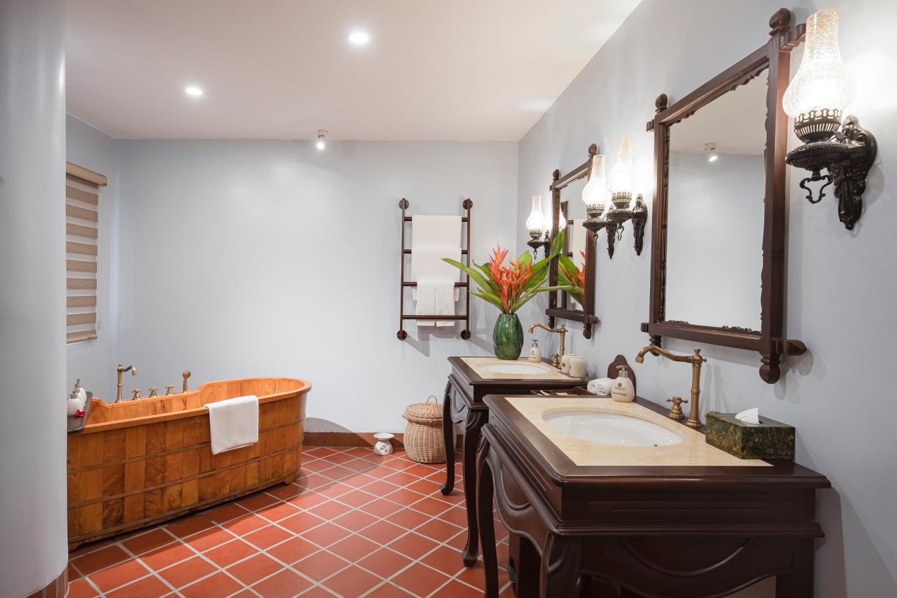 Emeralda Resort Tam Cốc