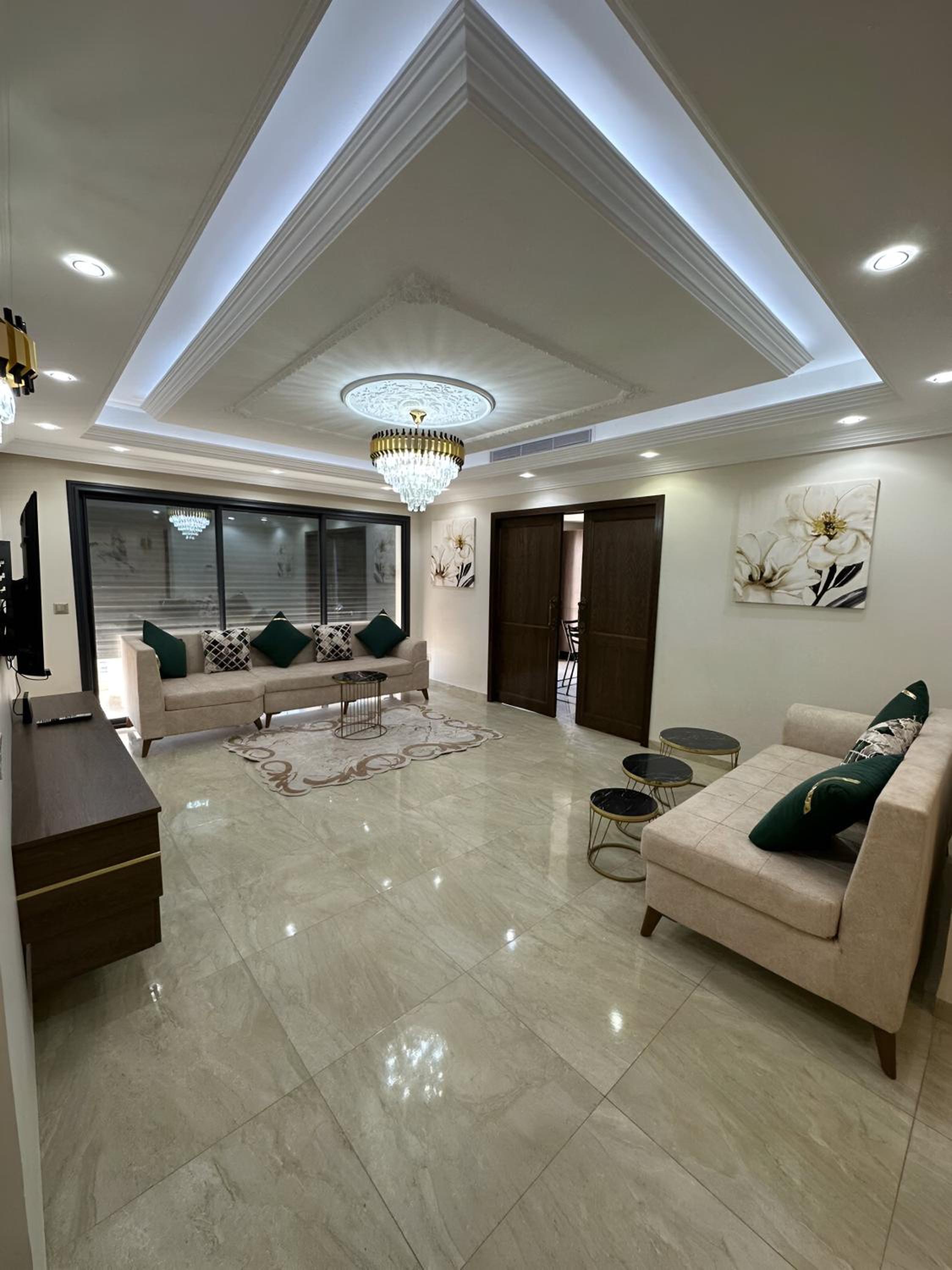 Luxury 3 Bedrooms Apartment Sea View view 2