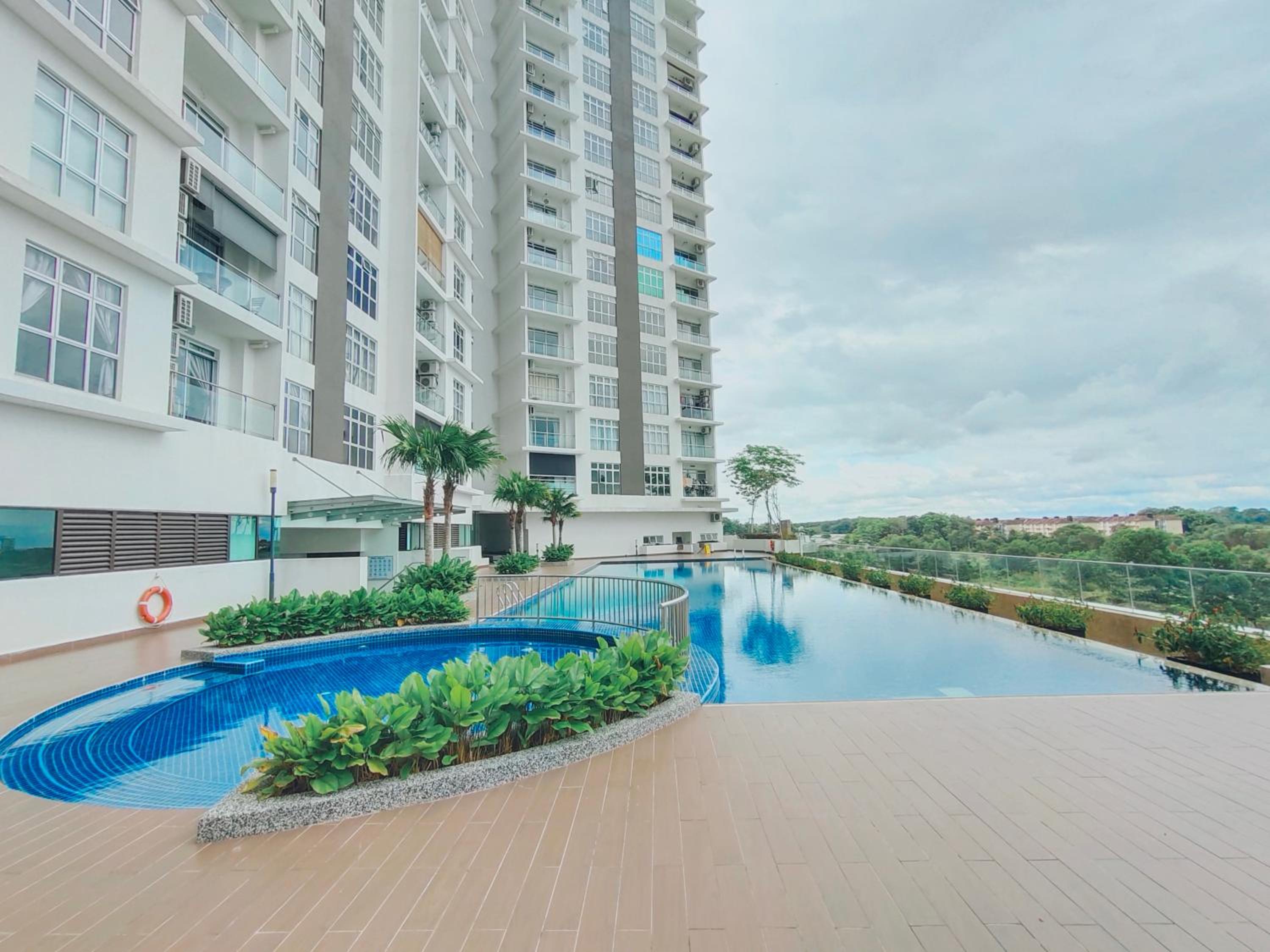 Kulai d putra suites beside ioiMall near JPO and Airport photo 1