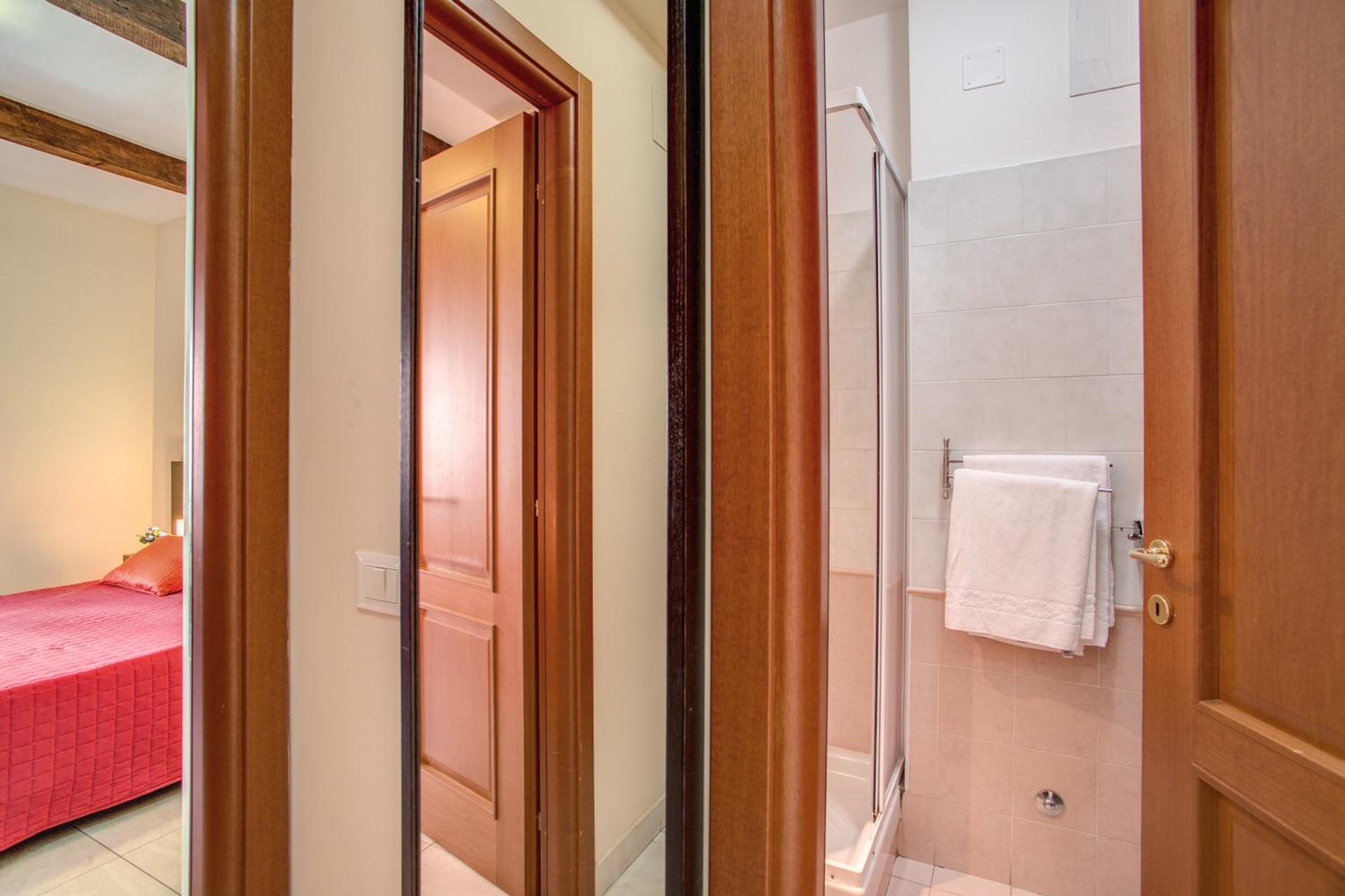 Hotel Mosaic en Rome — hotel room