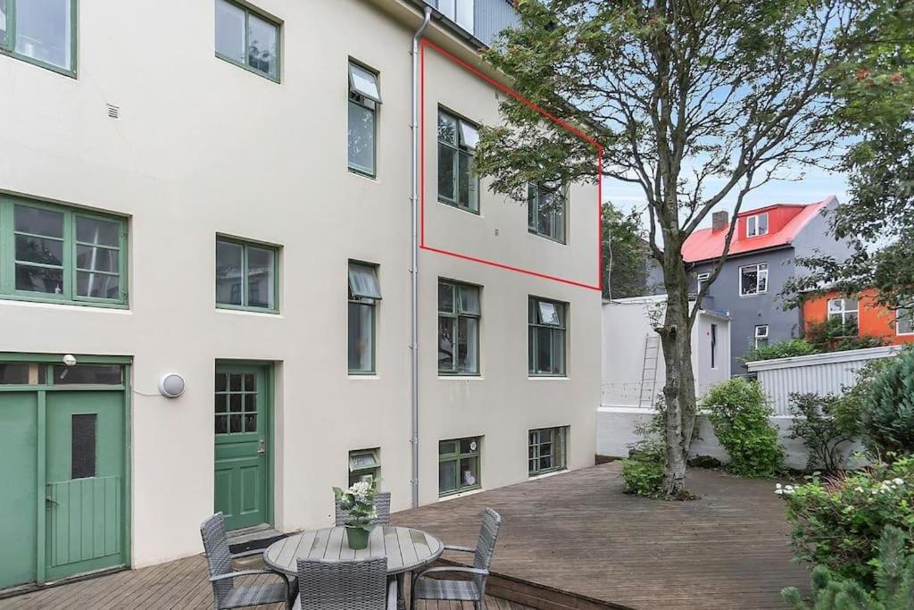 Cosy apartment in the old west Reykjavik center view 2
