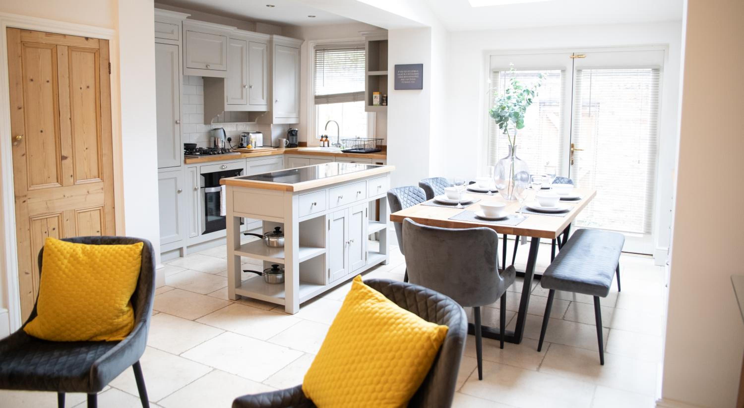 Beautiful 3-Bed House 5 Minutes from York Minster view 3