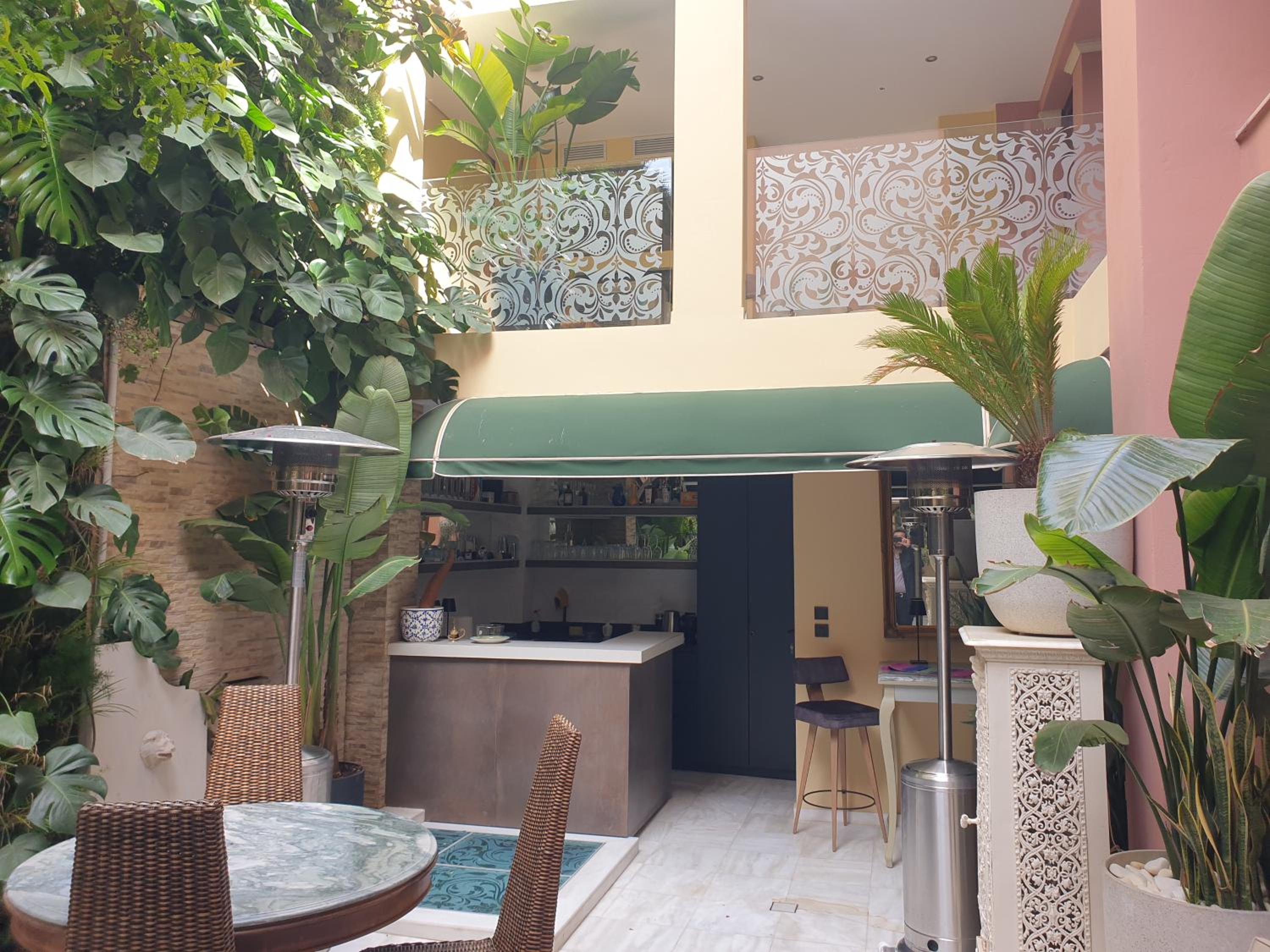 Farmaki Residence, Plaka