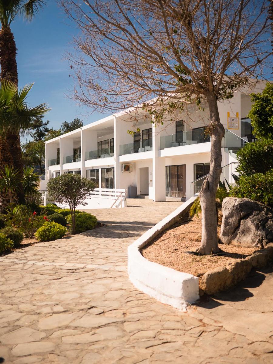 Hotel Ellia Hotel - Image 1