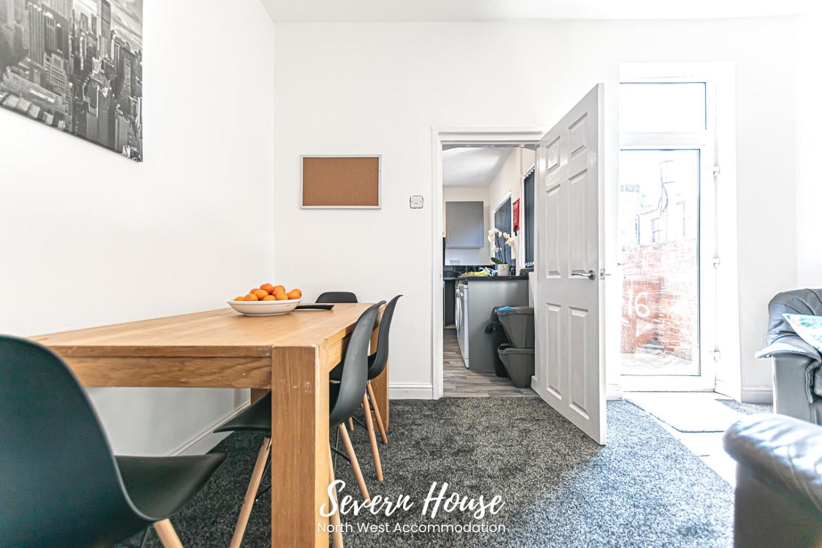 Severn Street House Serviced Accommodation