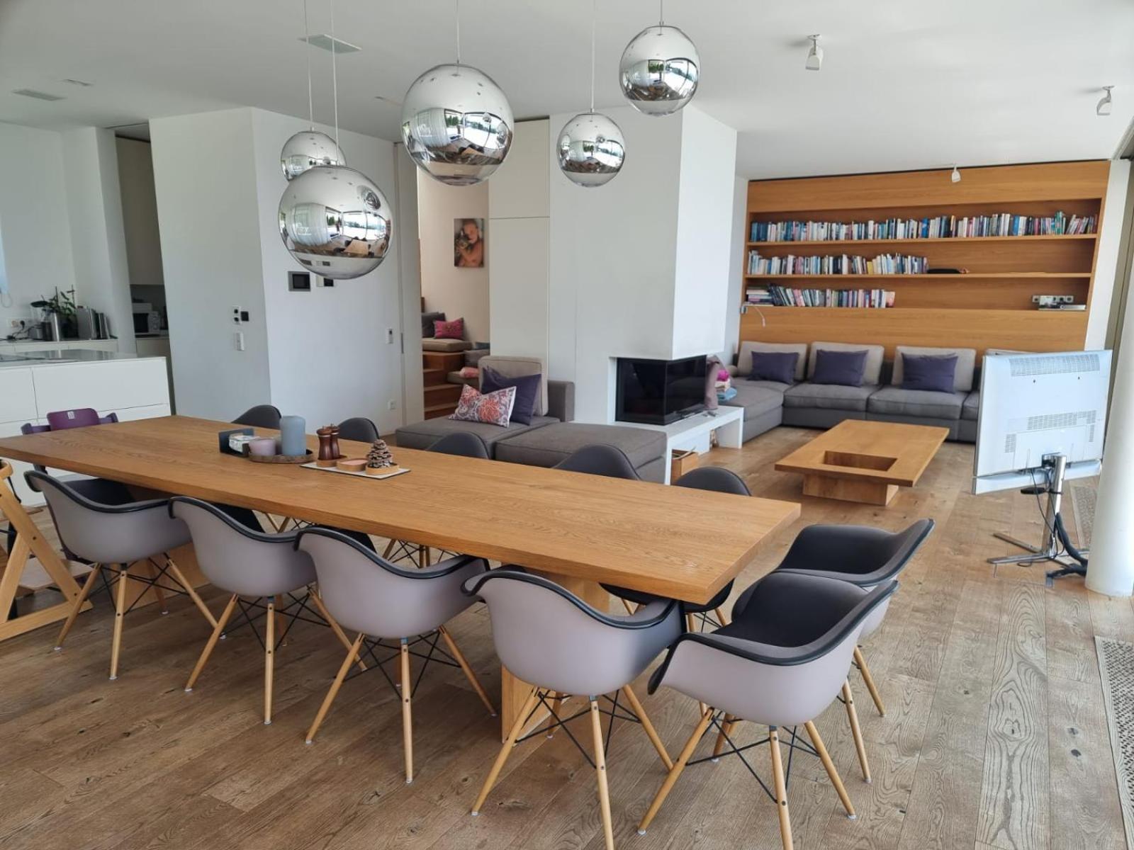 Attersee Luxury Design Villa with dream views, large Pool and Sauna
