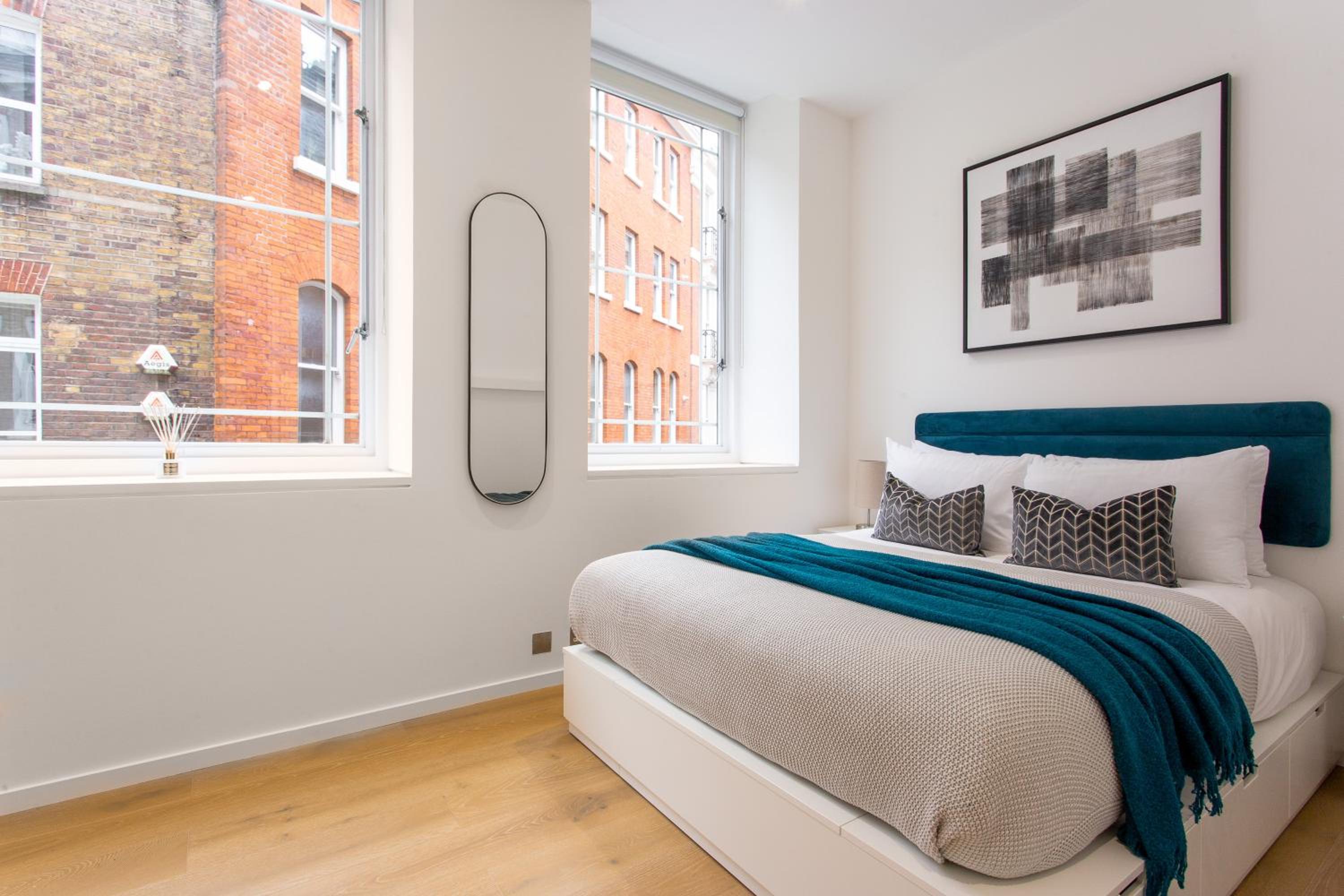 2 Bed 2 Bath Apartment Off Regent Street